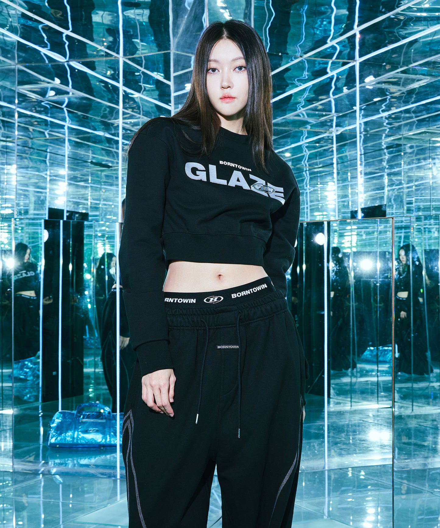 GLAZE CROP SWEATSHIRTS [BLACK]