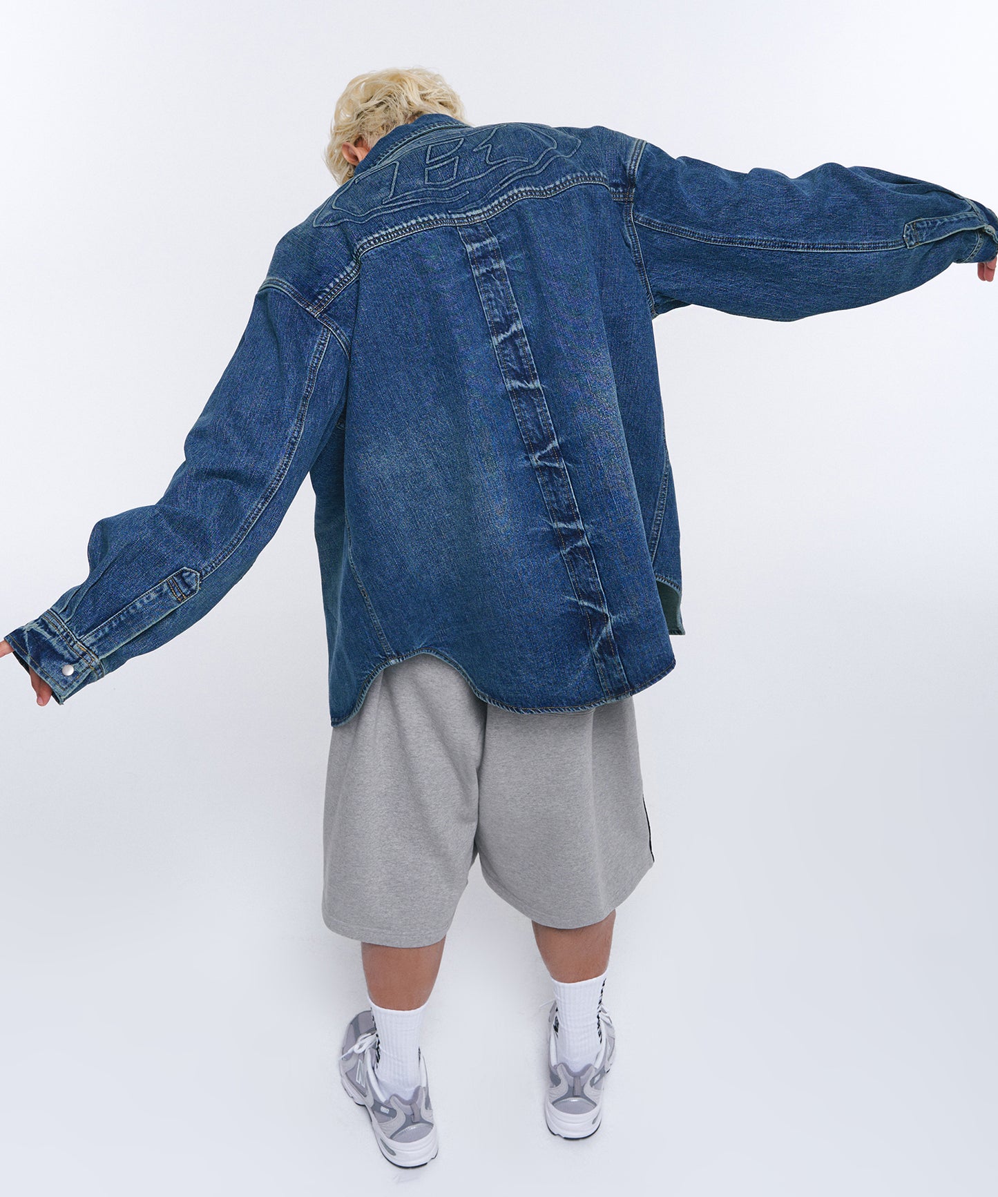 WASHED DENIM OVER FIT SHIRTS [MID DENIM]