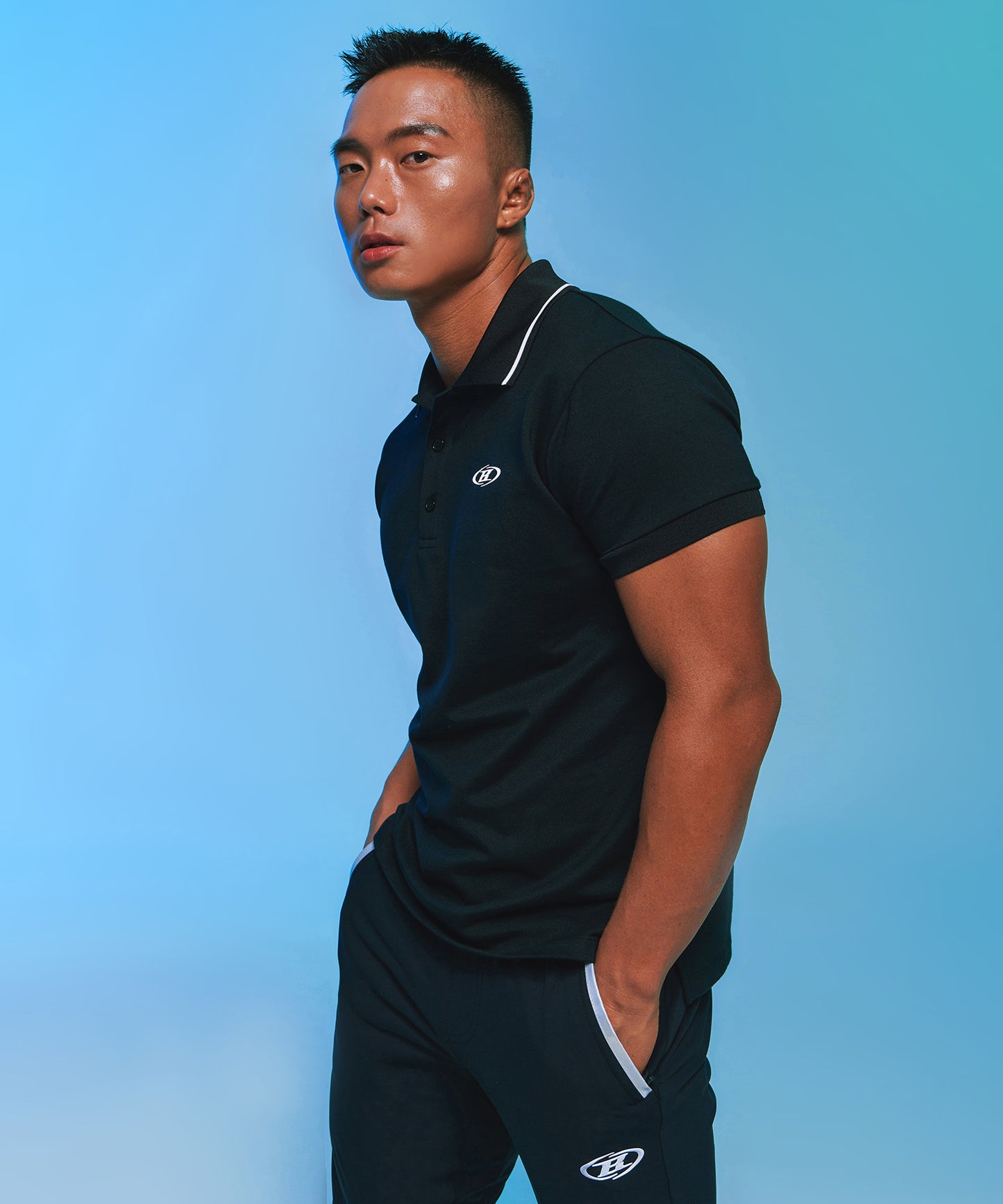 MUSCLE FIT COLLAR T-SHIRTS [BLACK]