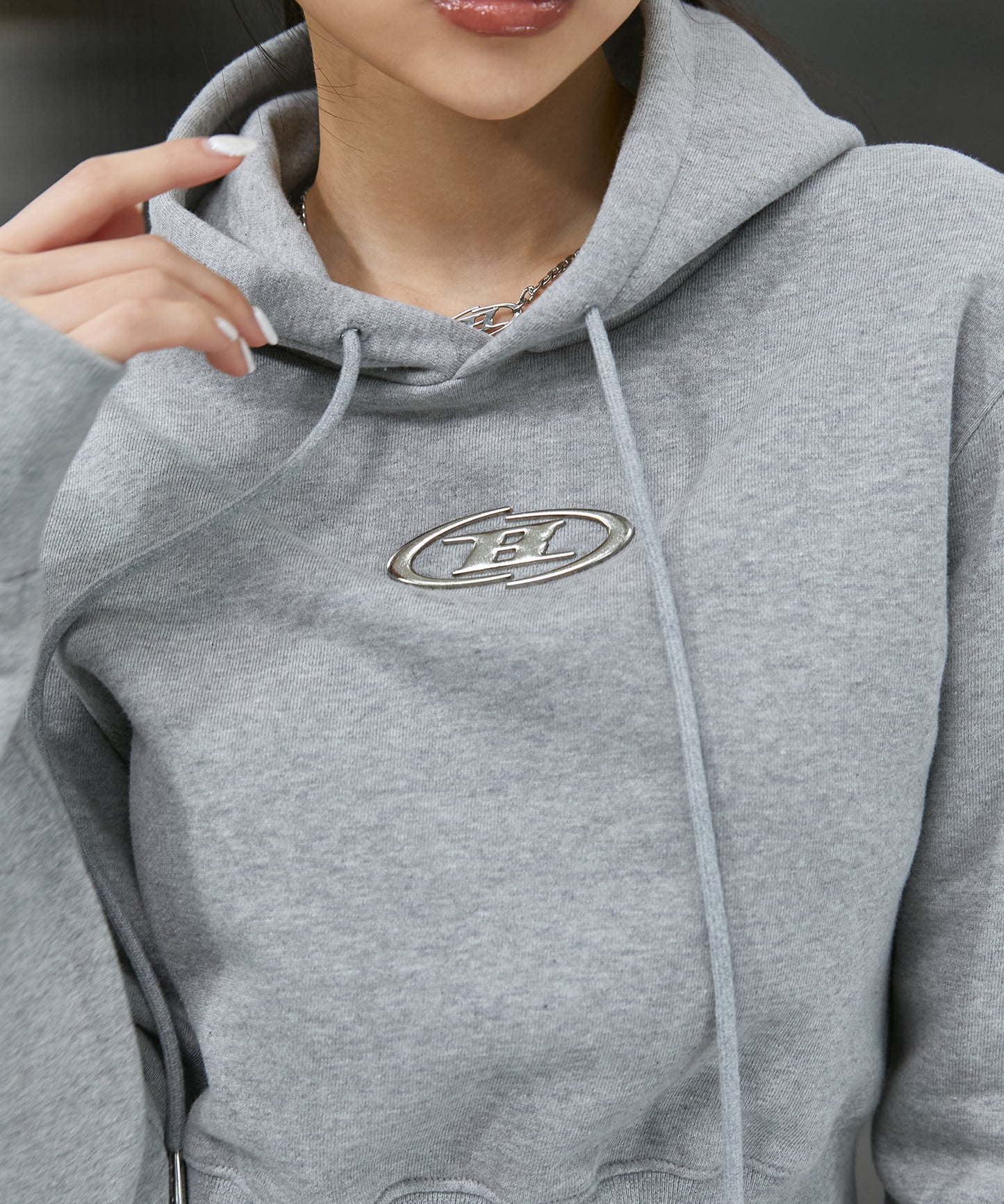 BIG CHROME B LOGO CROP HOODIE [MELANGE GREY]