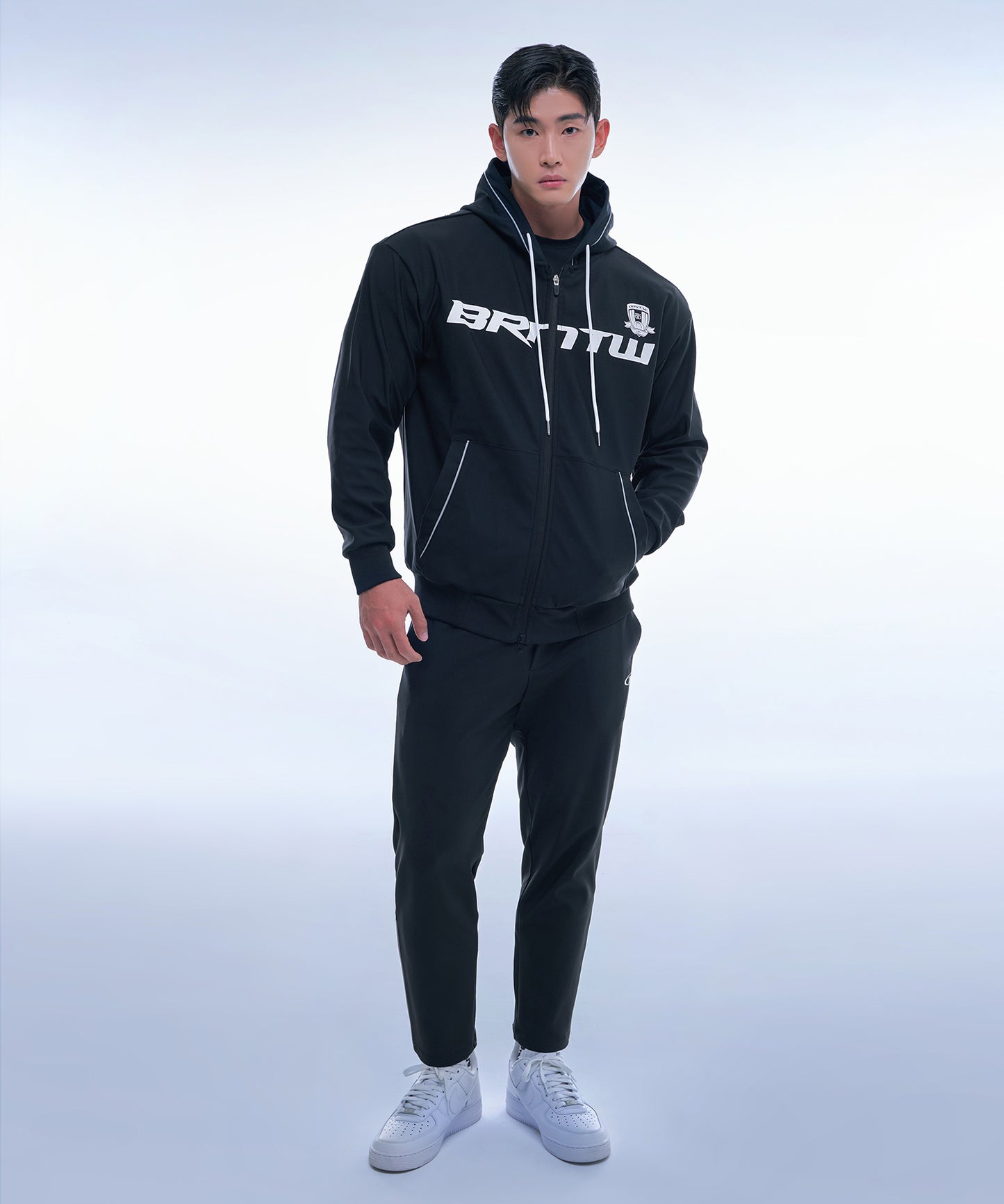 BRNTW EMBLEM ACTIVE ZIP-UP HOODIE [BLACK]