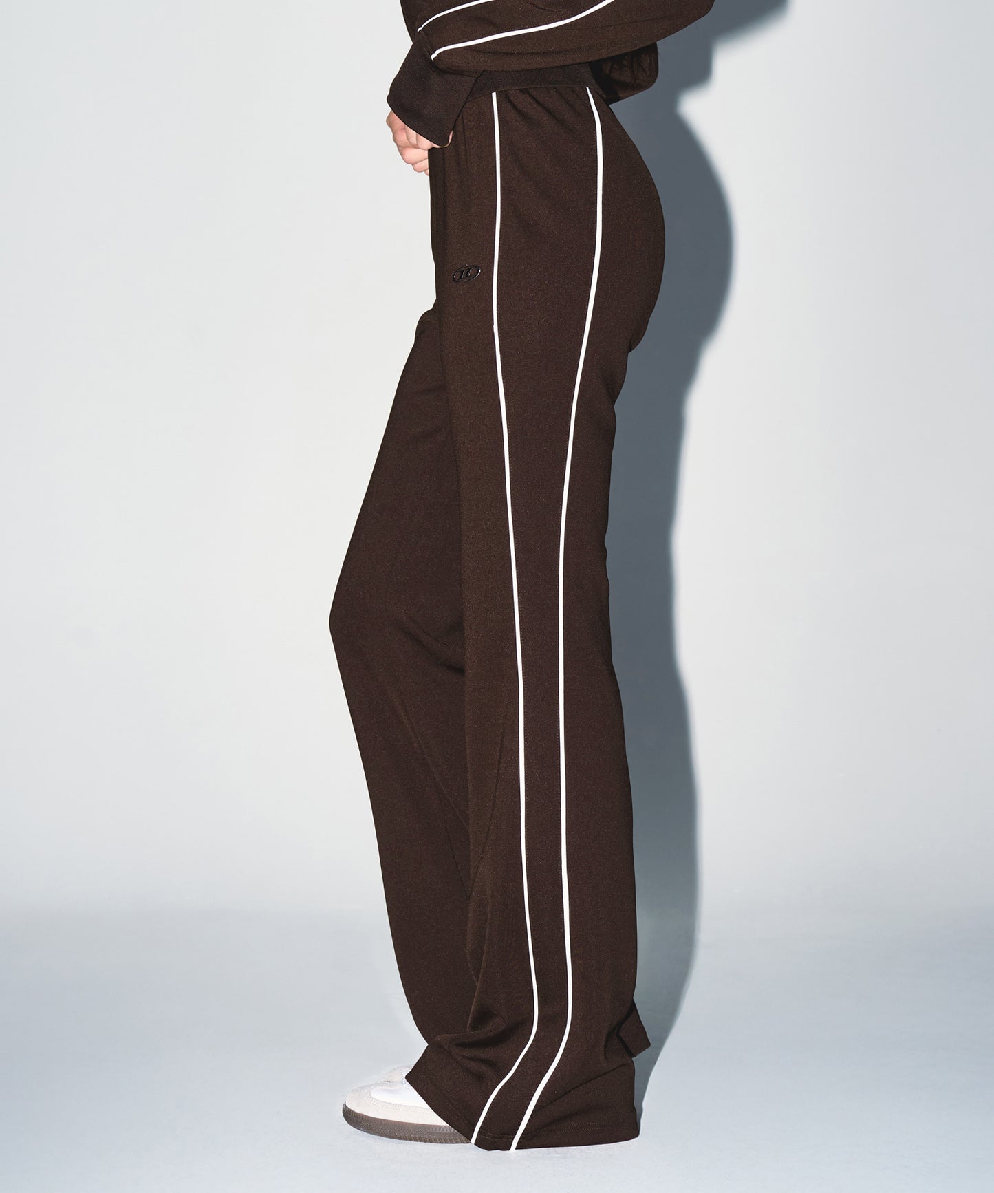 W PIPING LINE BOOTS CUT PANTS [BROWN]