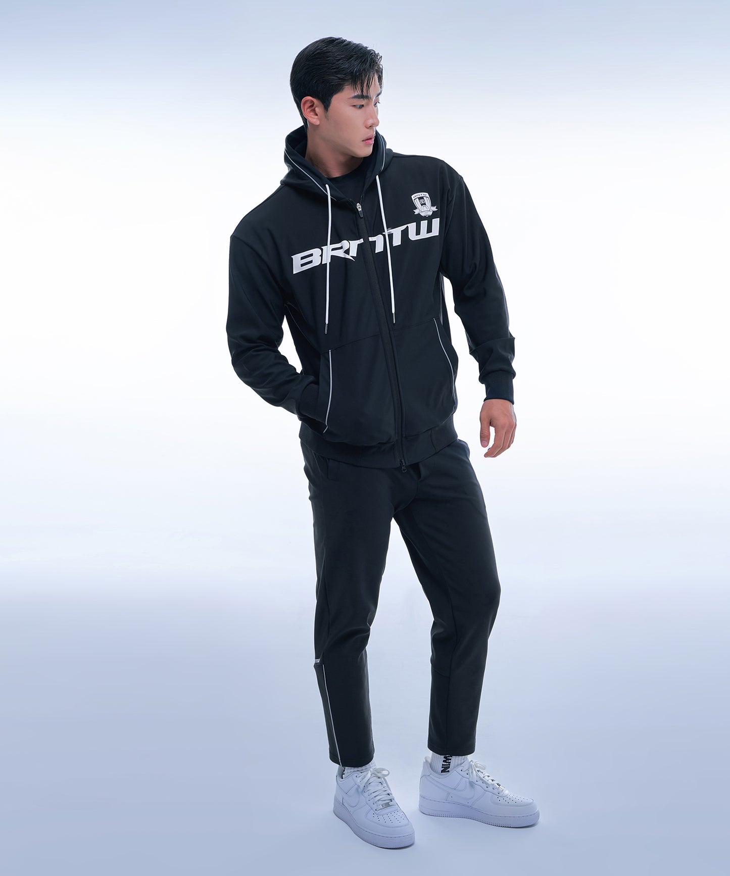 BRNTW EMBLEM ACTIVE ZIP-UP HOODIE [BLACK]