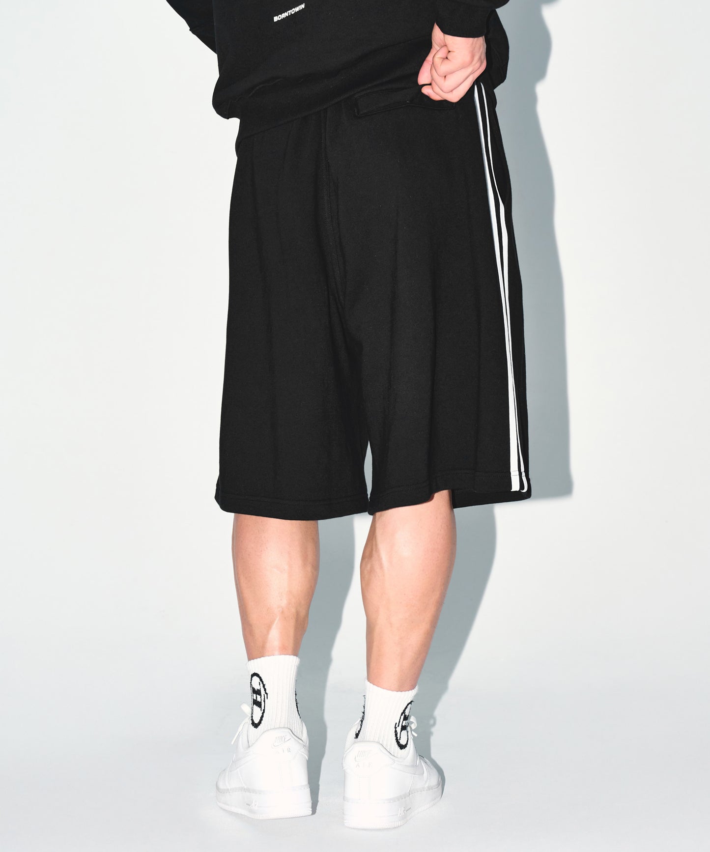 CHROME B TRACK LINE BERMUDA PANTS [BLACK]