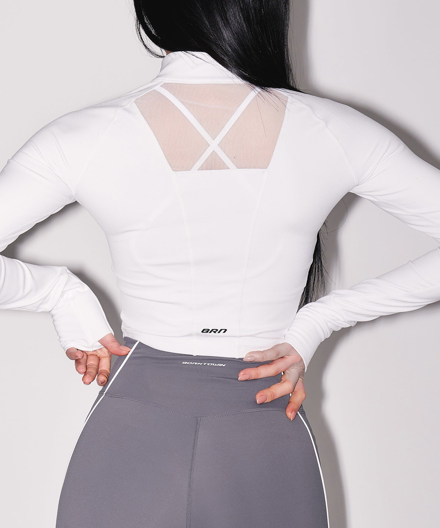 W SYMBOL B MESH HALF ZIP-UP LONG SLEEVE [WHITE]