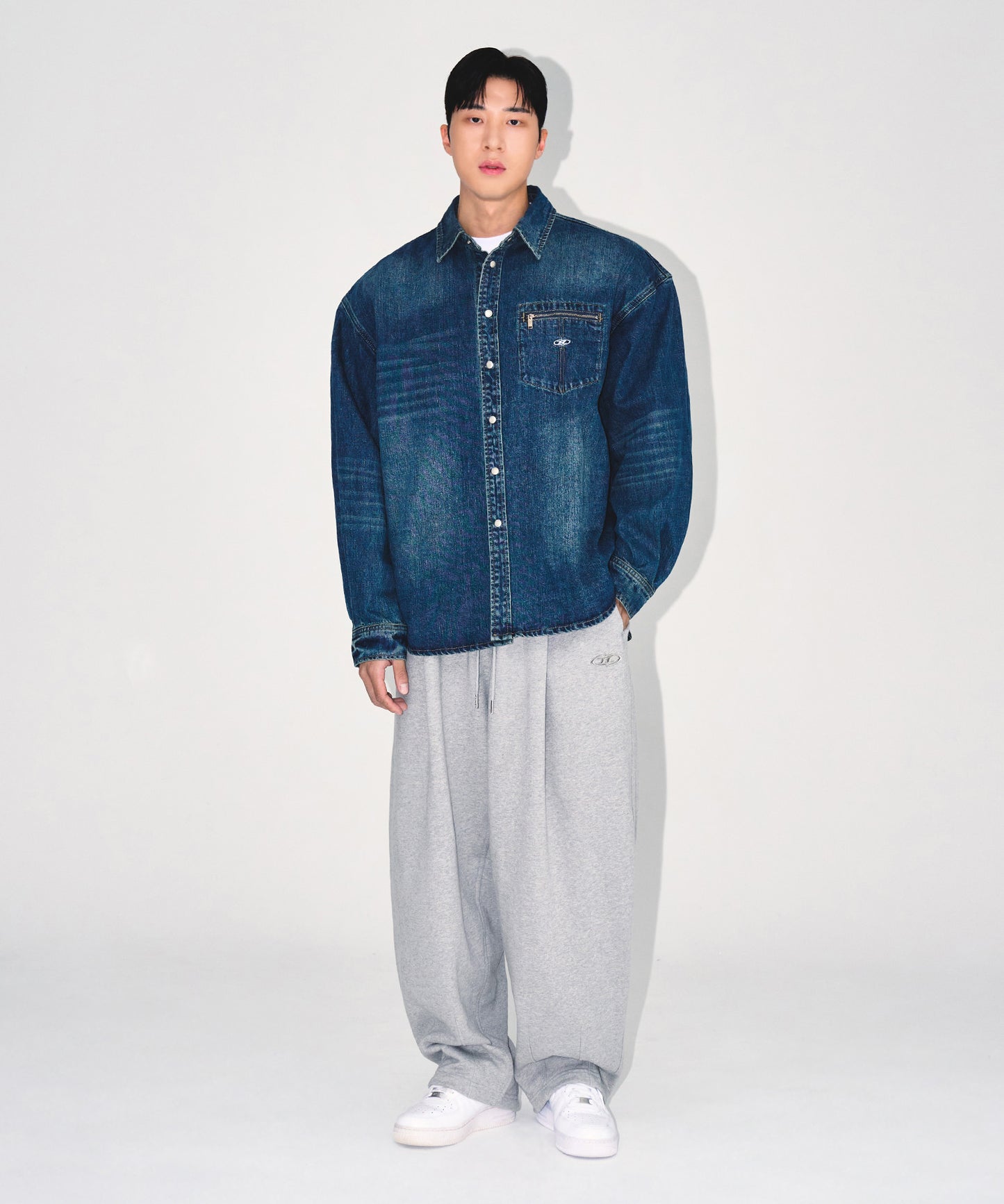 WASHED DENIM OVER FIT SHIRTS [MID DENIM]