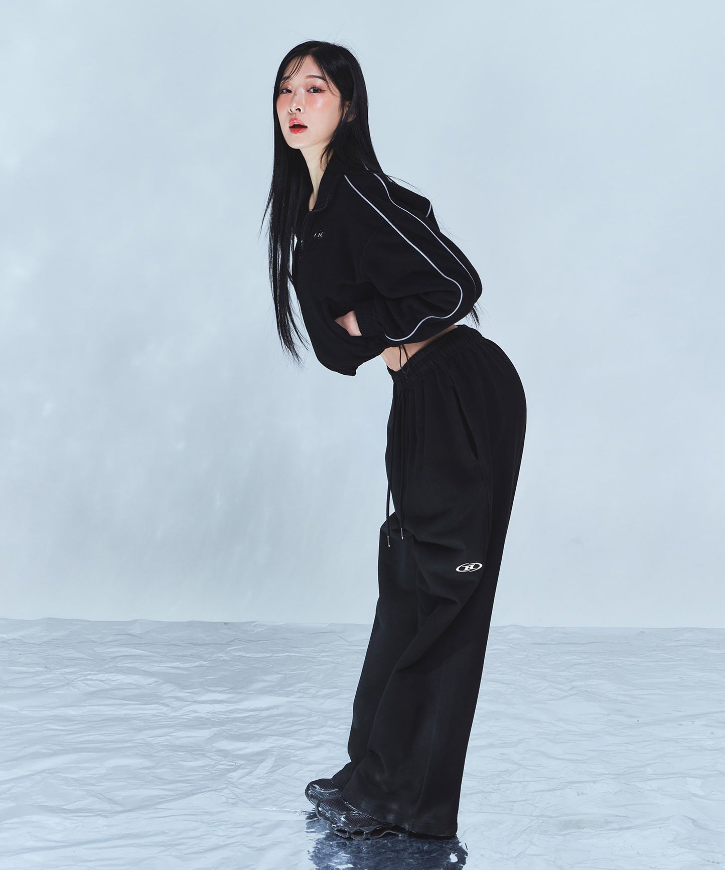 CHROME B FLEECE CROP JACKET [BLACK]