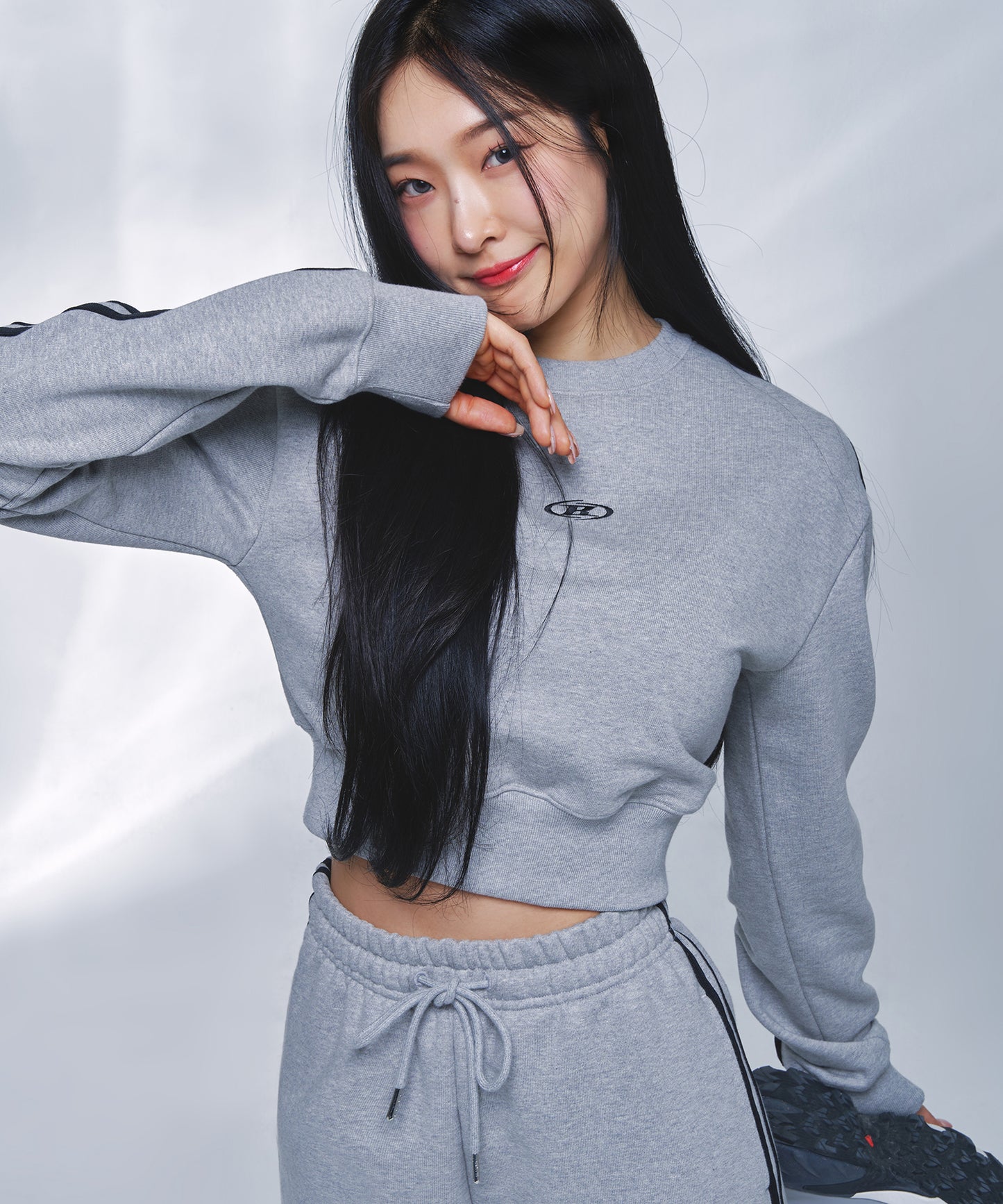 TRACK LINE B LOGO CROP SWEATSHIRTS [MELANGE GREY]