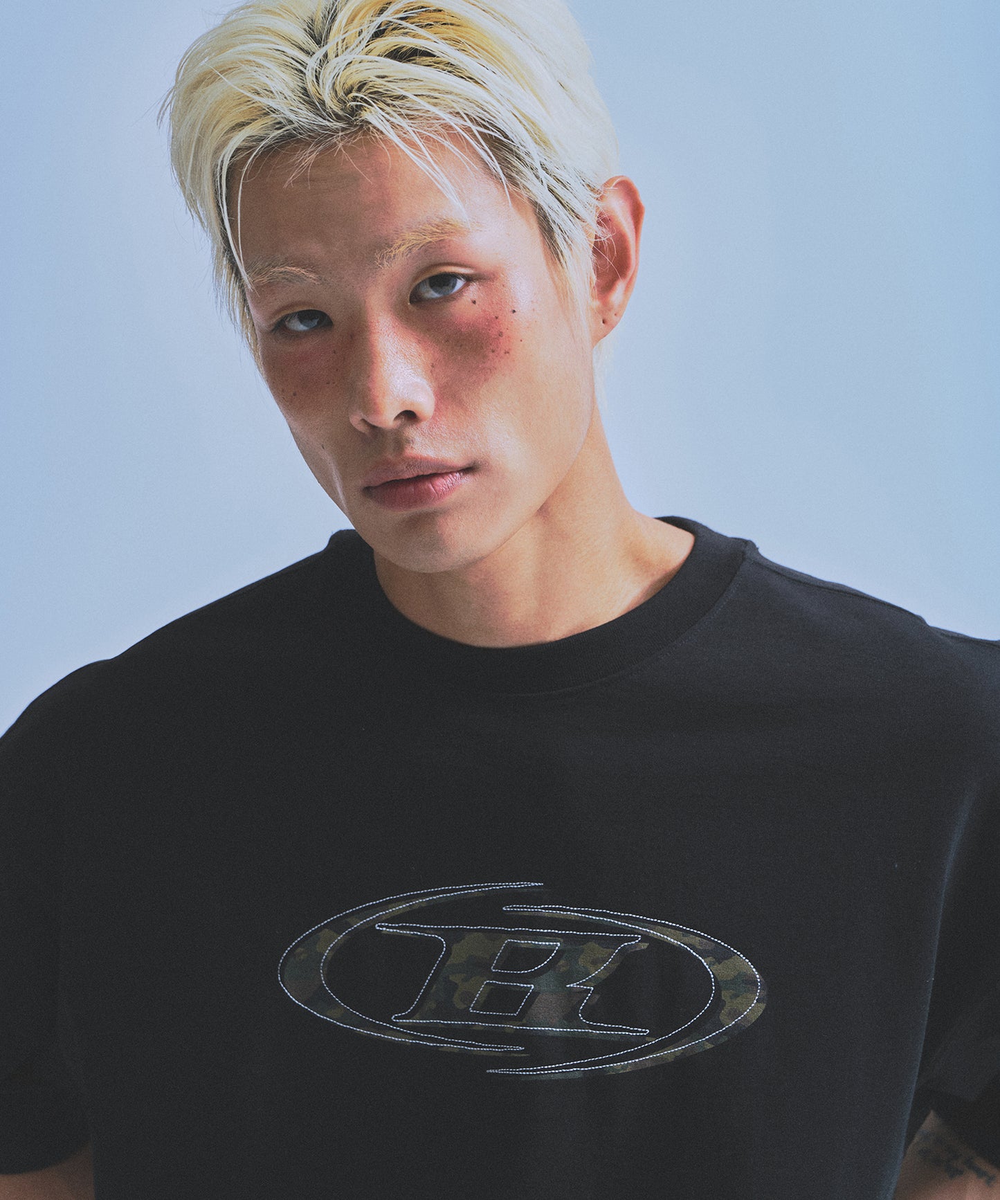 ［16/5開售］CAMO B LOGO T-SHIRTS [BLACK]