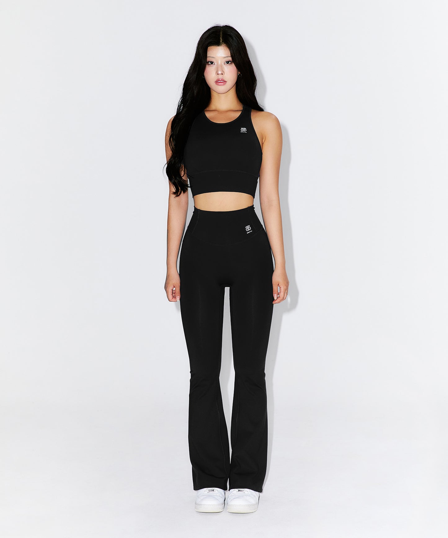 WINNER SYMBOL B BOOTS CUT LEGGINGS [BLACK]