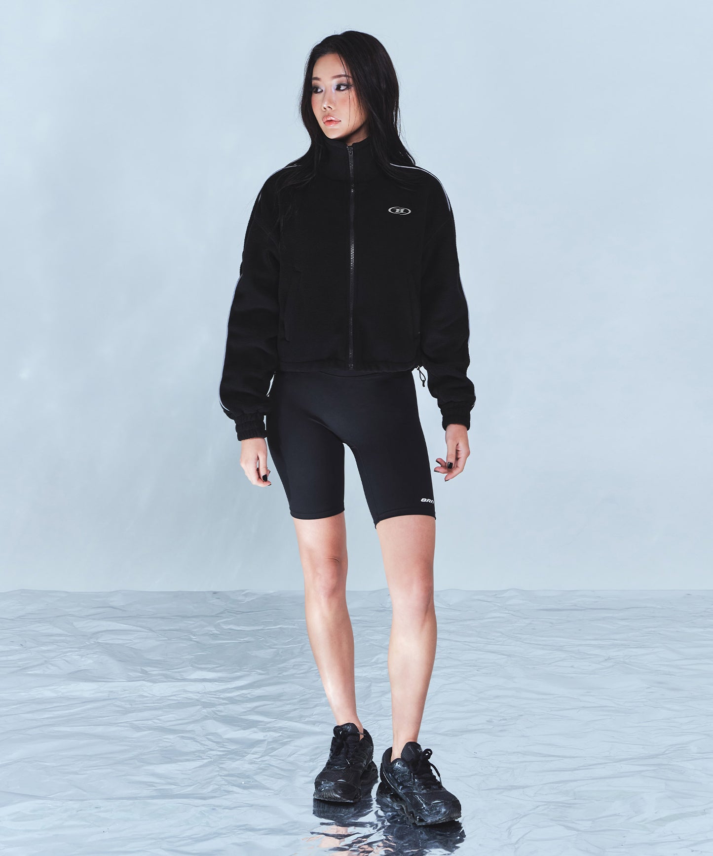 CHROME B FLEECE CROP JACKET [BLACK]