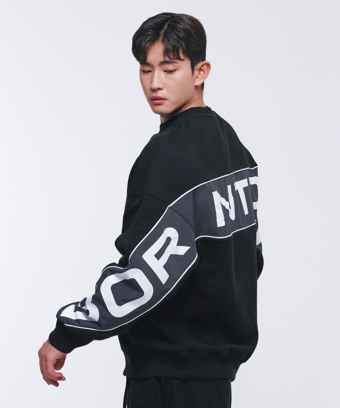 NYLON MIX BOLD SWEATSHIRTS [BLACK]