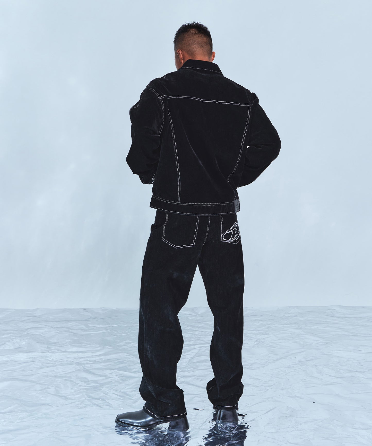 VELVET STRAIGHT DENIM PANTS [BLACK]