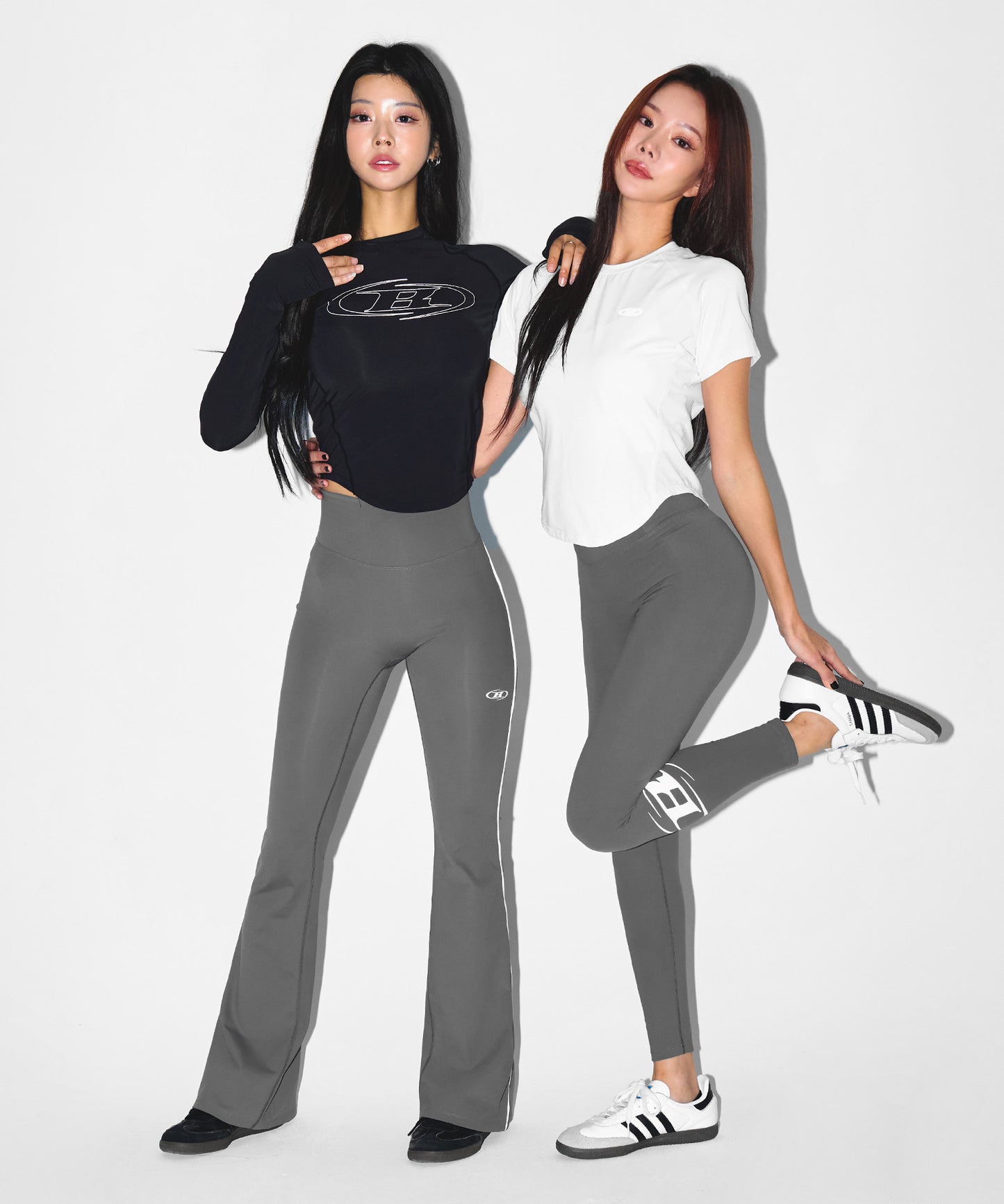 W SYMBOL B FLEECE LONG LEGGINGS [CHARCOAL]