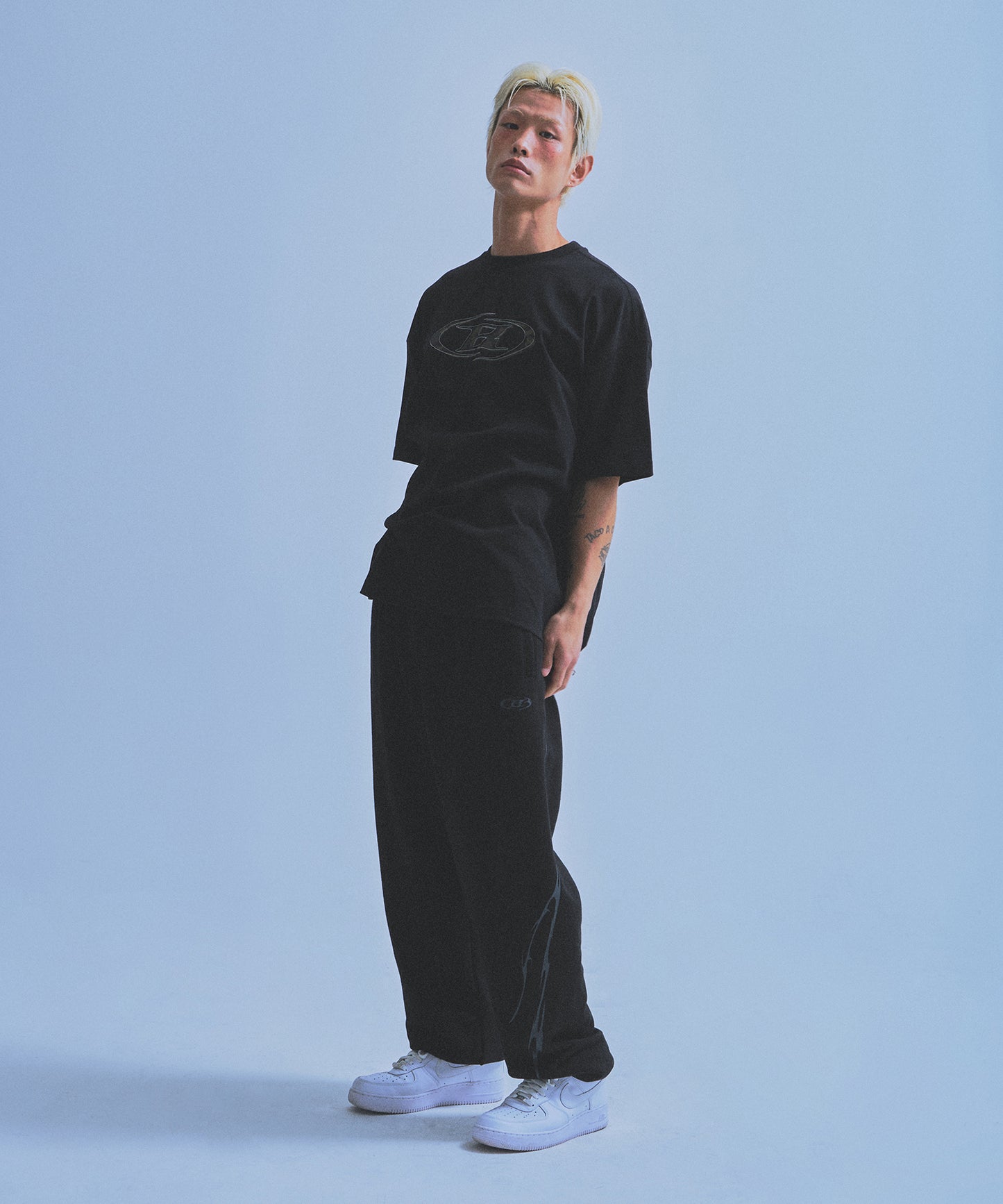 ［16/5開售］CAMO B LOGO T-SHIRTS [BLACK]