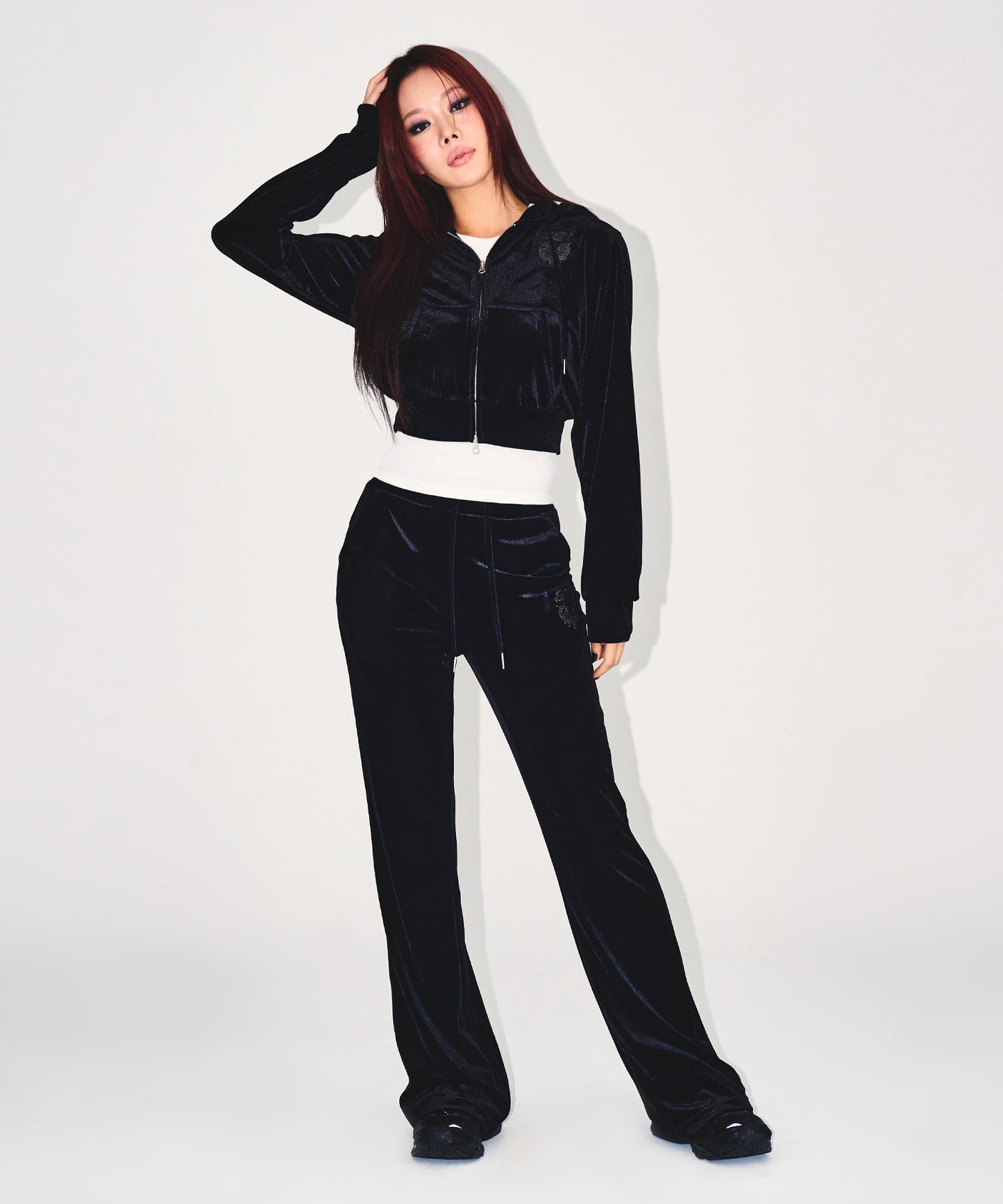 W DOUBLE B VELVET CROP HOODIE ZIP-UP [BLACK]