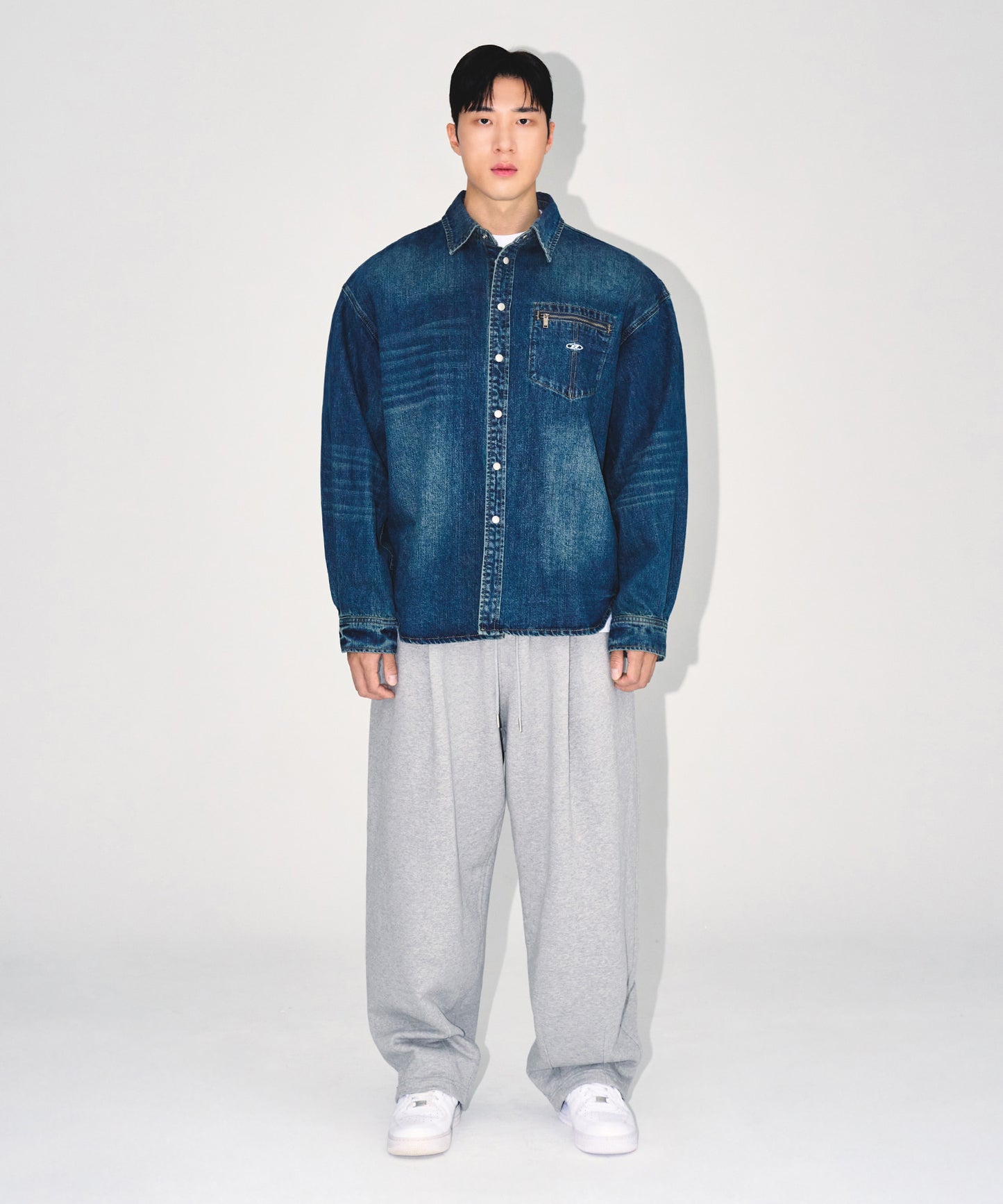 WASHED DENIM OVER FIT SHIRTS [MID DENIM]