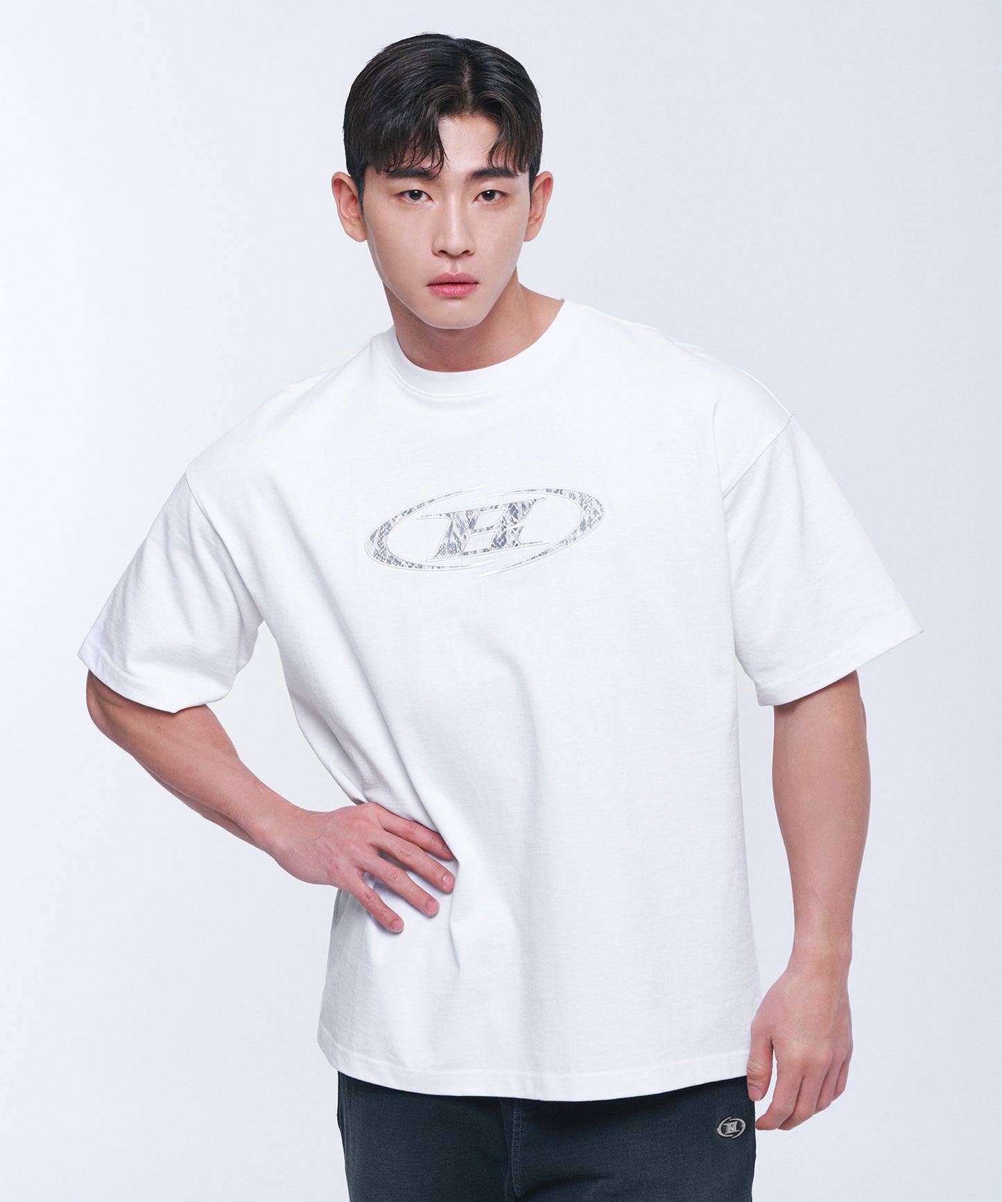 SYMBOL B PYTHON SEMI OVER FIT T-SHIRTS [WHITE]