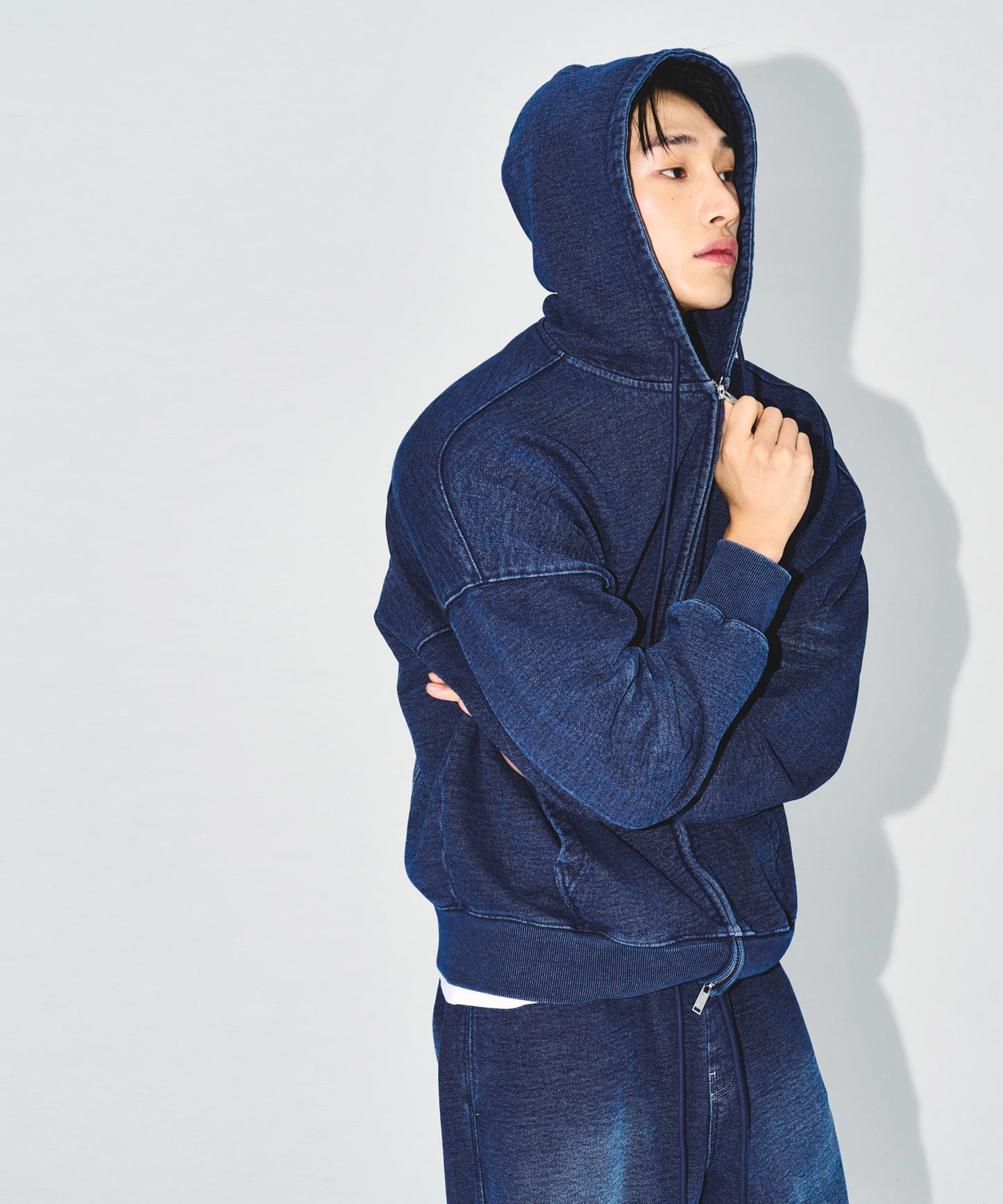 DENIM LIKE HOODIE ZIP-UP [MID DENIM]