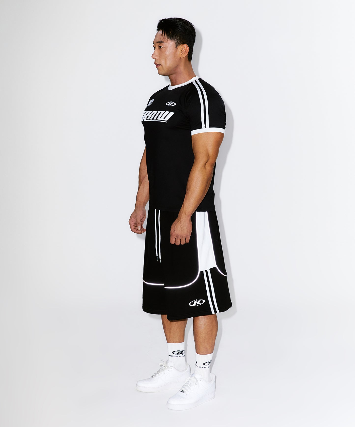 WINNER REFLECTIVE BERMUDA PANTS [BLACK]