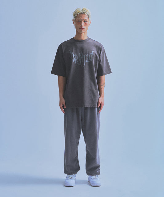 TRIBAL SEMI OVER FIT T-SHIRTS [CHARCOAL]