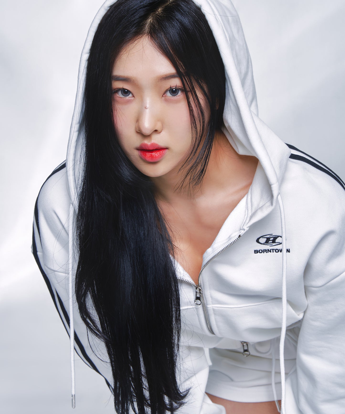 TRACK LINE B LOGO CROP ZIP-UP HOODIE [IVORY]