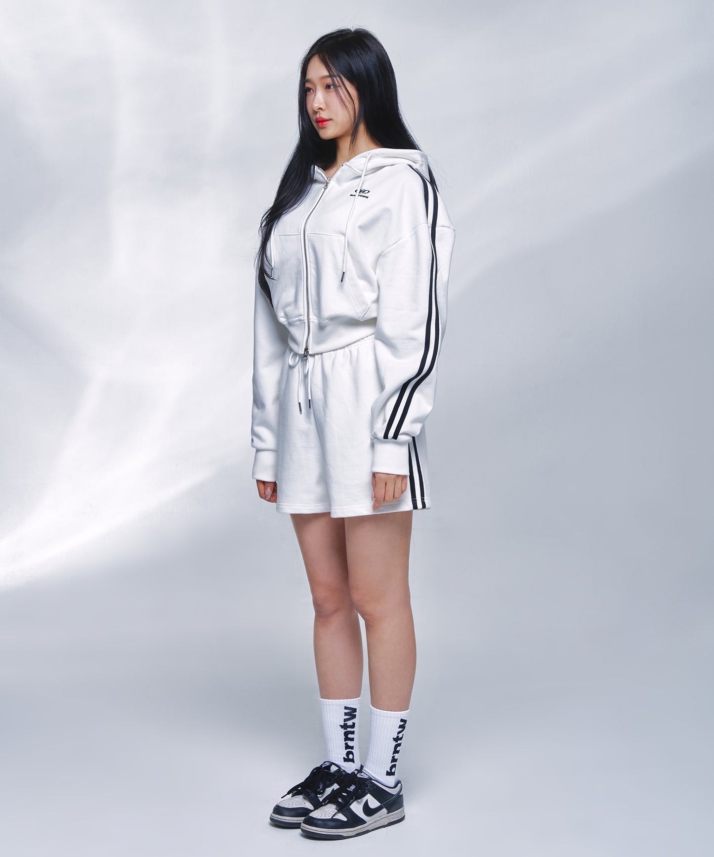 TRACK LINE B LOGO CROP ZIP-UP HOODIE [IVORY]