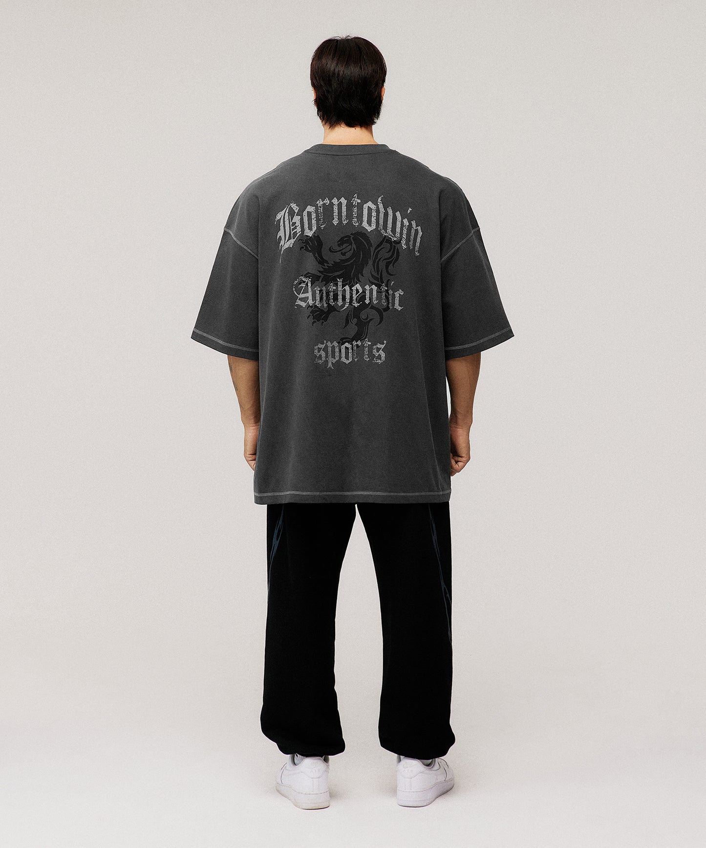 PIGMENT CRACK LETTER EXTRA FIT T-SHIRTS [BLACK]