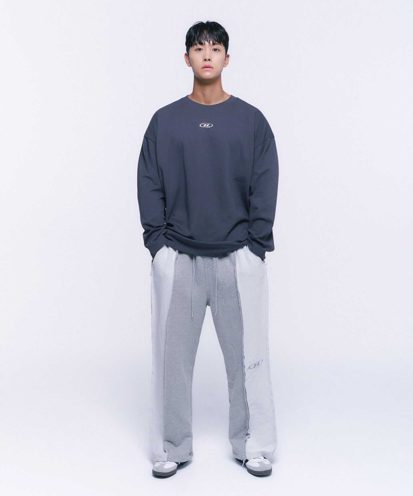 SILVER B OVER FIT LONGSLEEVE [CHARCOAL]