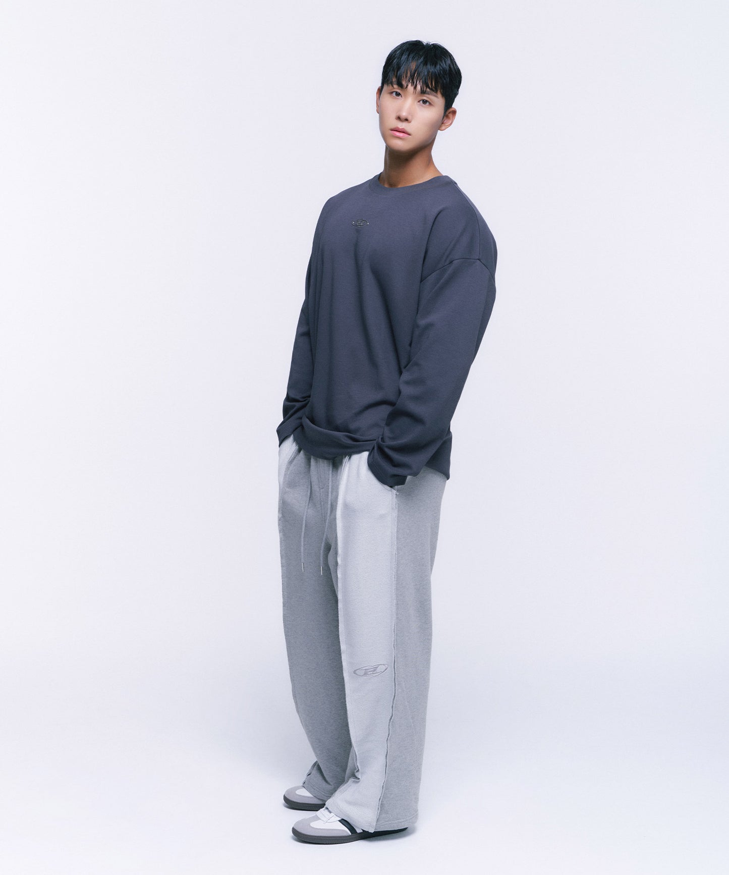 SILVER B OVER FIT LONGSLEEVE [CHARCOAL]