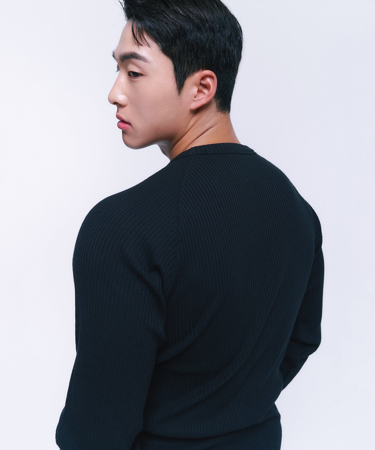 B PENDANT RIBBED LONGSLEEVE [BLACK]