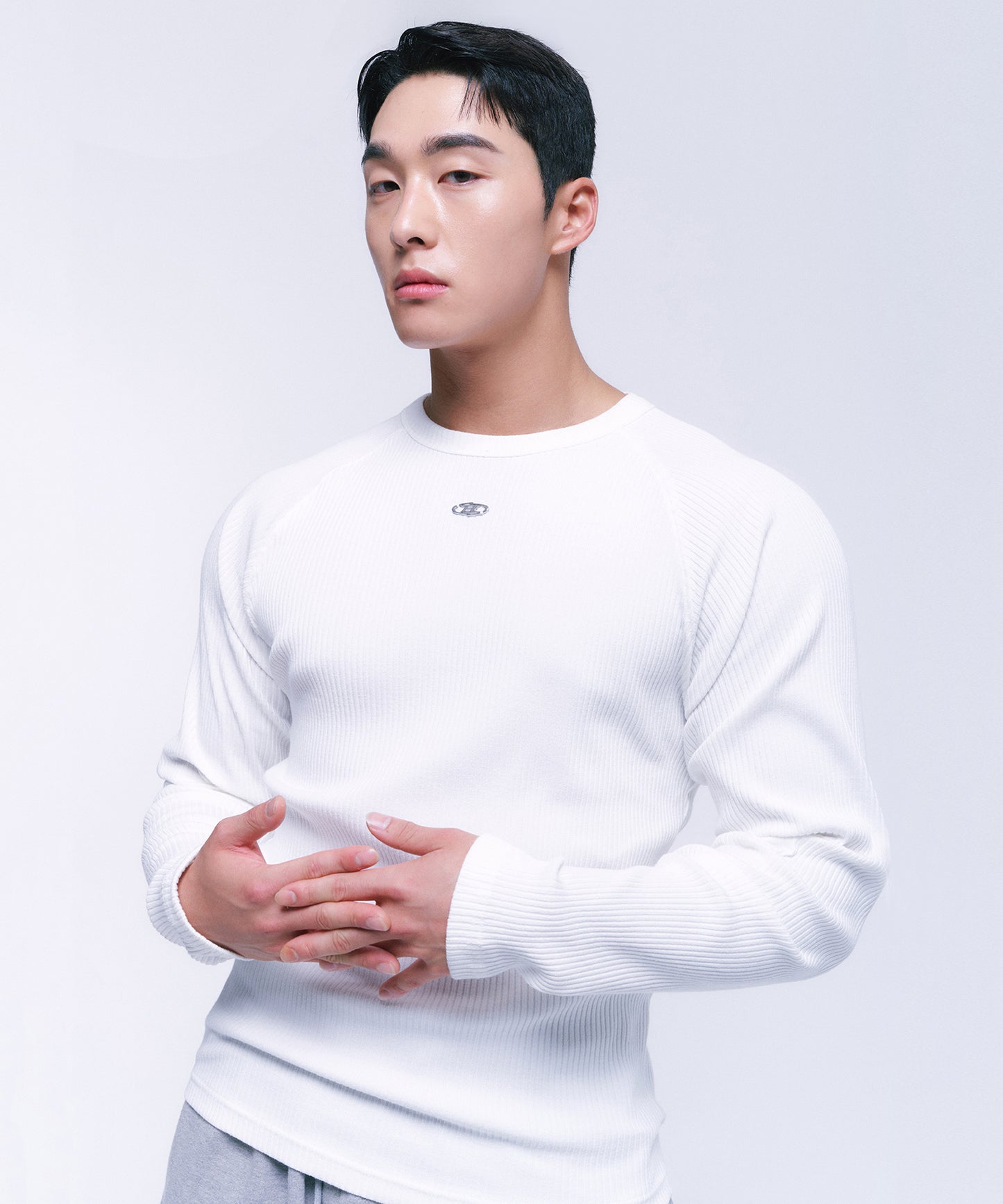 B PENDANT RIBBED LONGSLEEVE [WHITE]