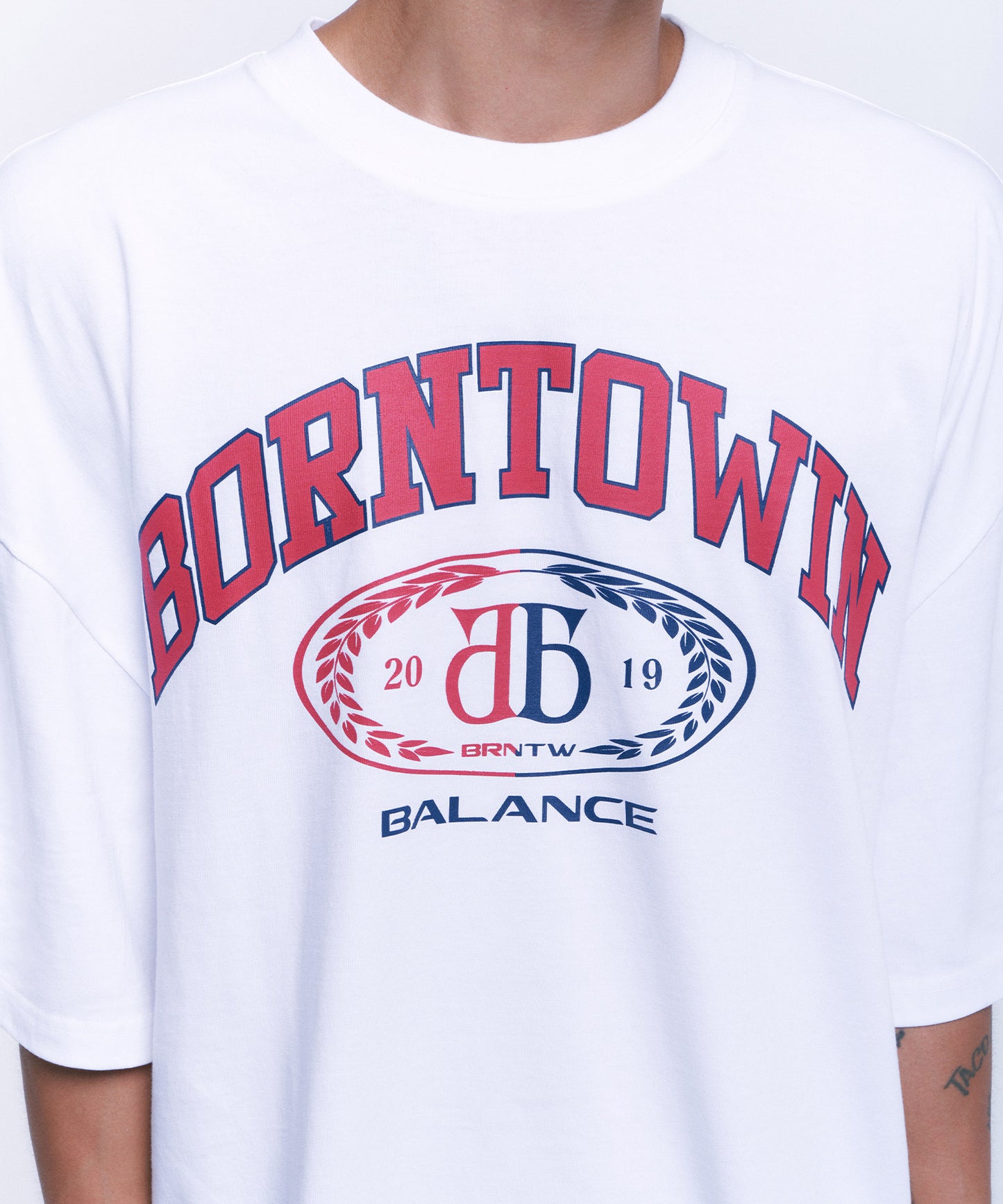 DOUBLE B EMBLEM OVER FIT T-SHIRTS [WHITE]