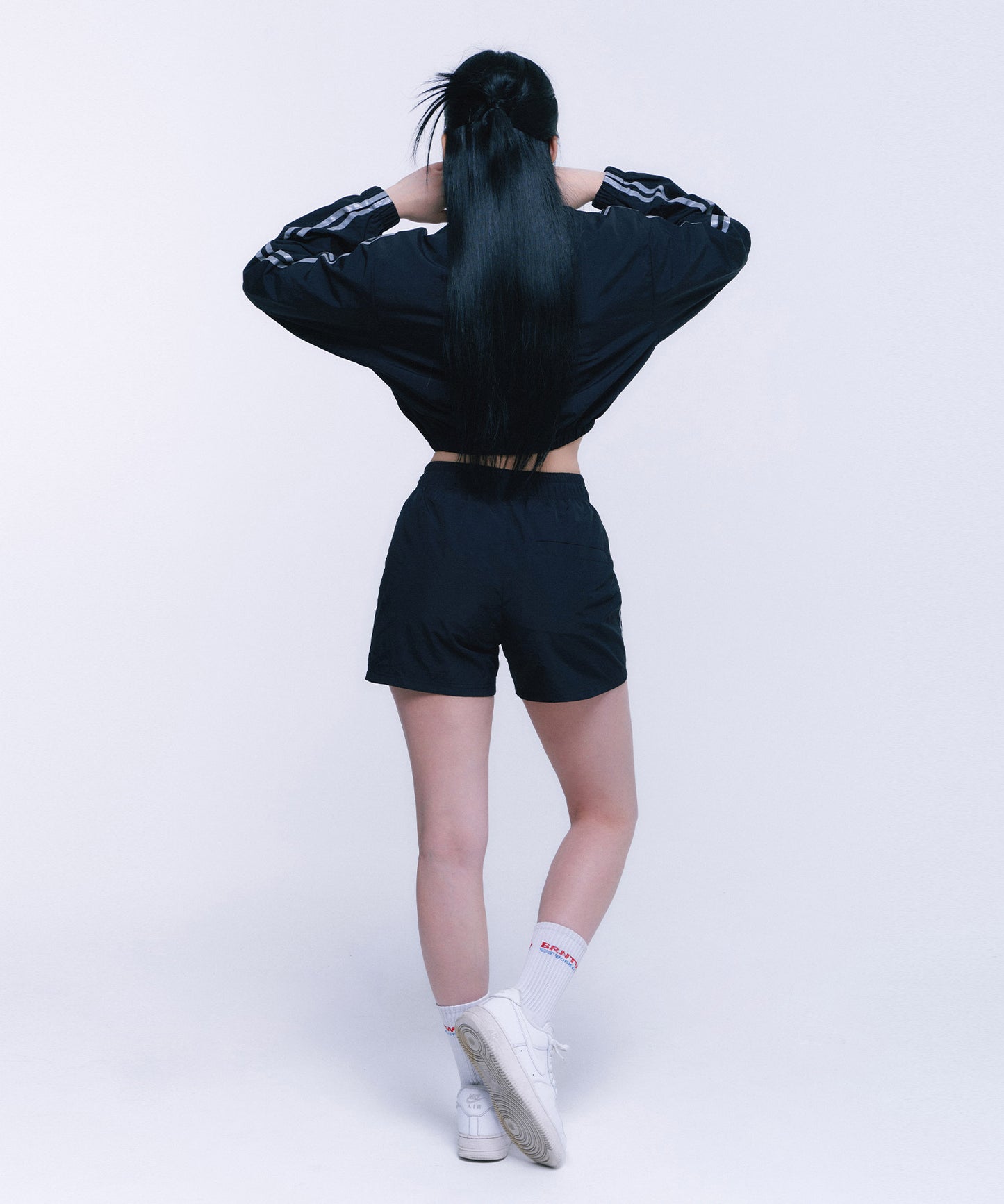 REFLECTIVE LINE NYLON SHORTS [BLACK]