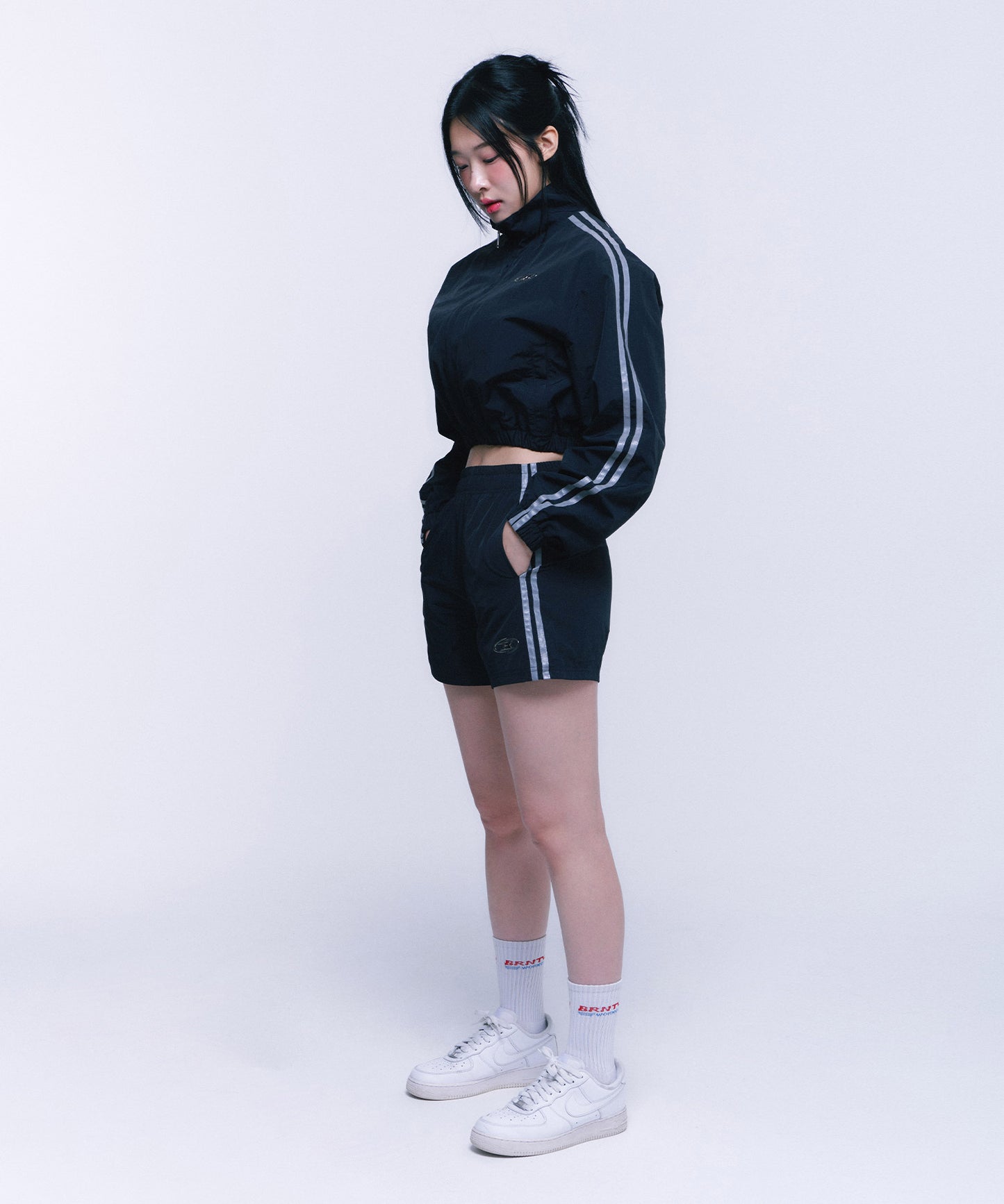 REFLECTIVE LINE NYLON SHORTS [BLACK]