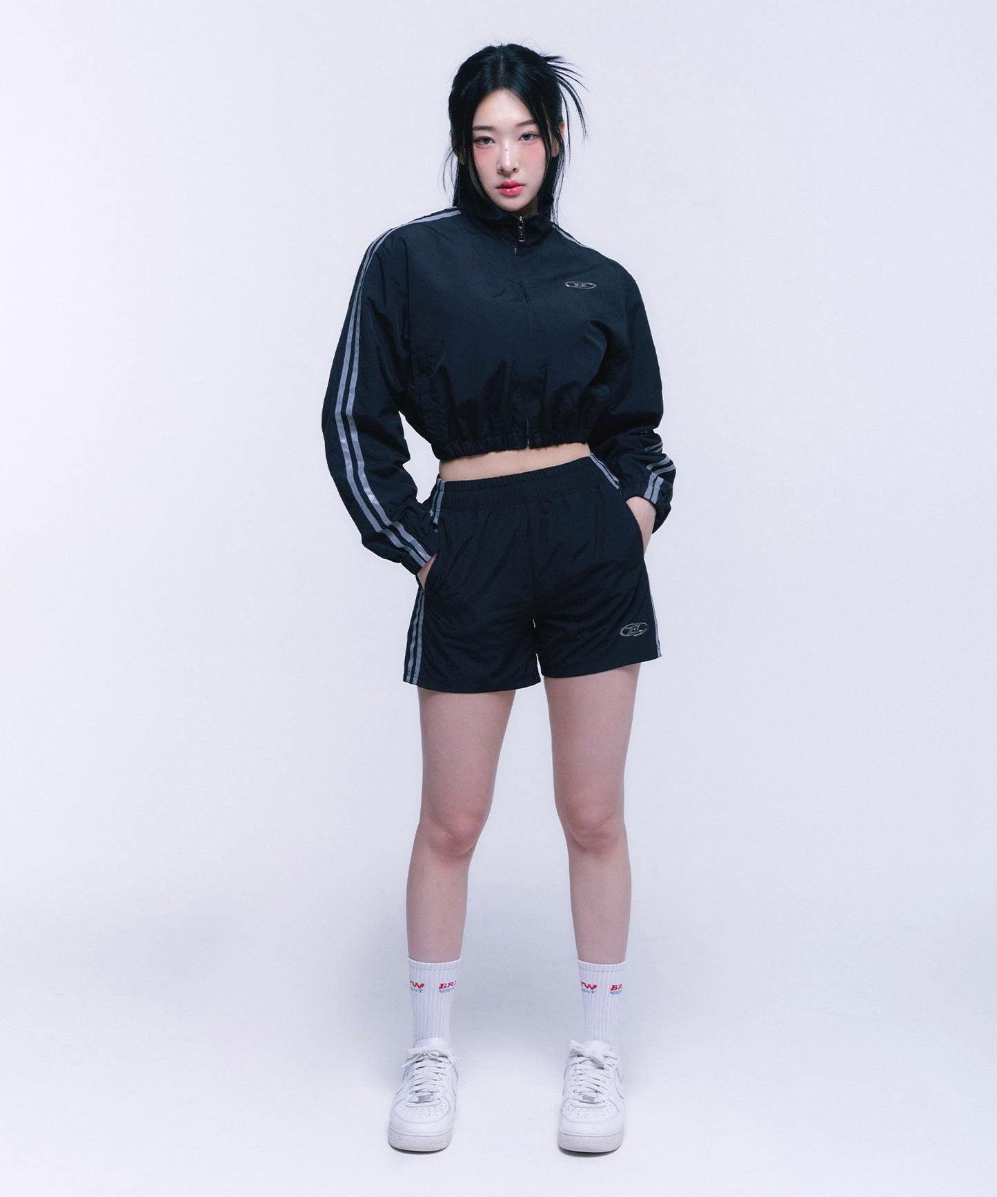 REFLECTIVE LINE NYLON SHORTS [BLACK]