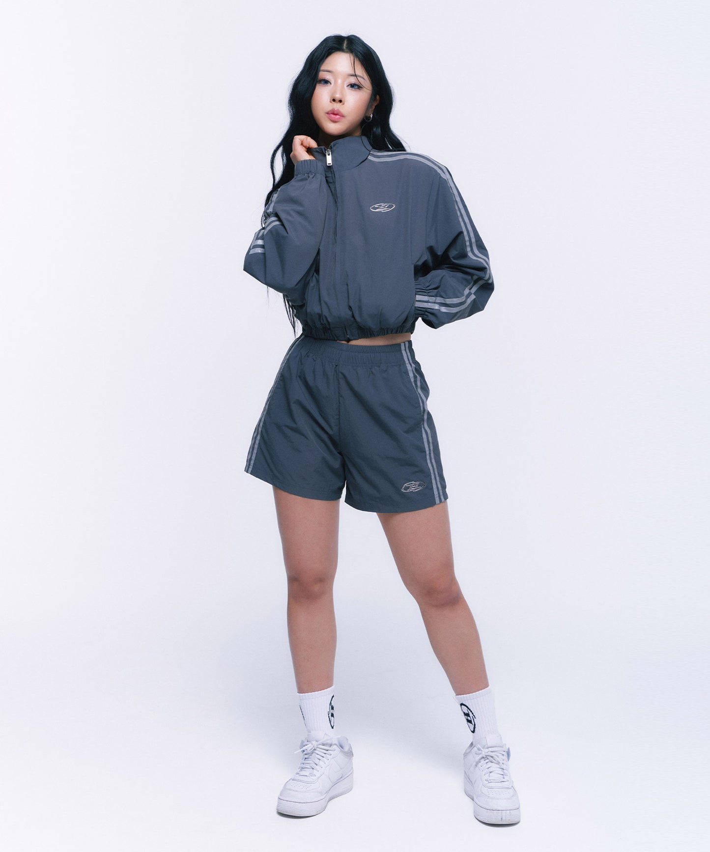 REFLECTIVE LINE NYLON SHORTS [CHARCOAL]