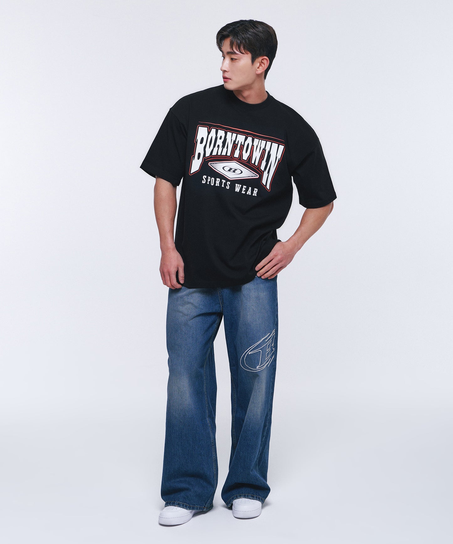 SQUARE ARCH SEMI OVER FIT T-SHIRTS [BLACK]
