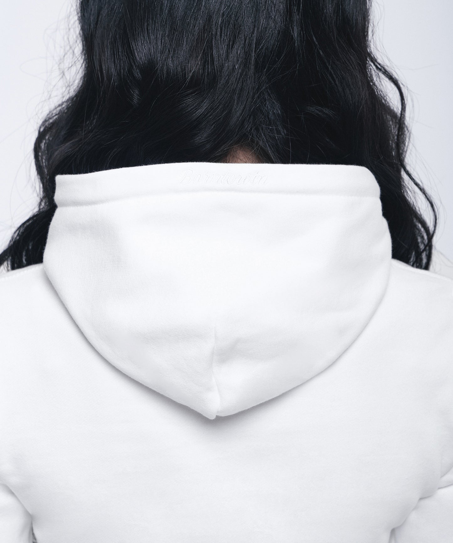 W B PENDANT COTTON CROP HOODIE [WHITE]