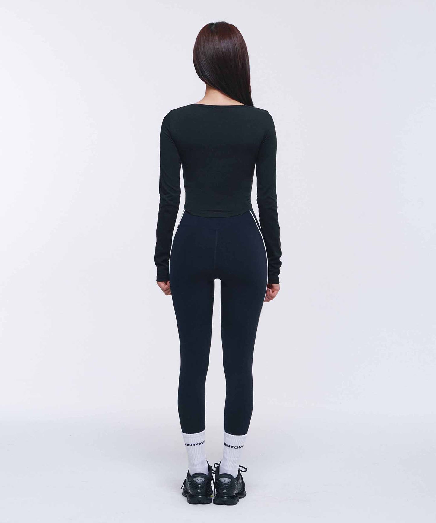 W U-NECK MODAL LONG SLEEVE [BLACK]
