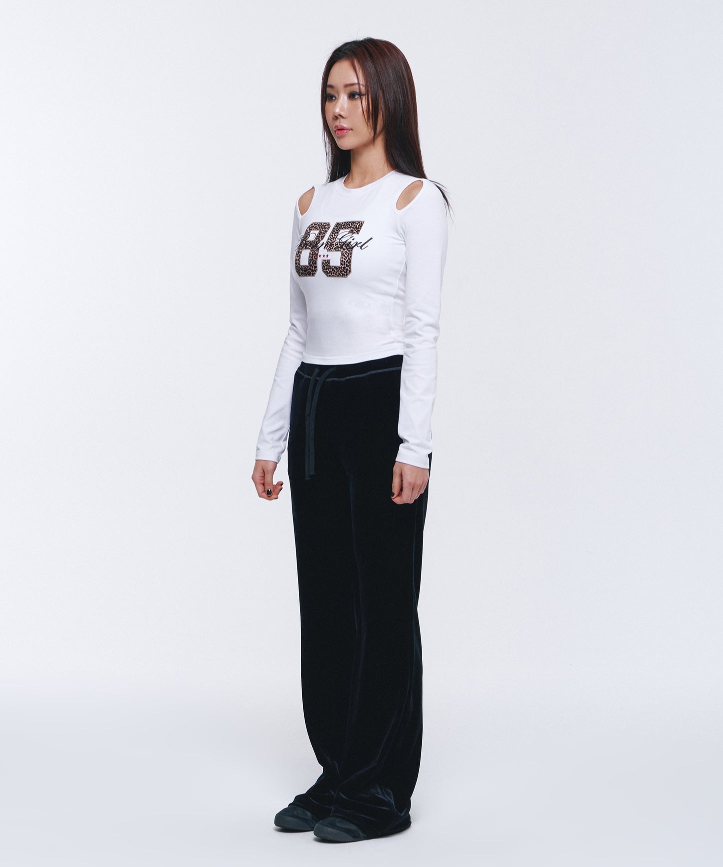 W BORN GIRL LEOPARD CROP LONGSLEEVE [WHITE]