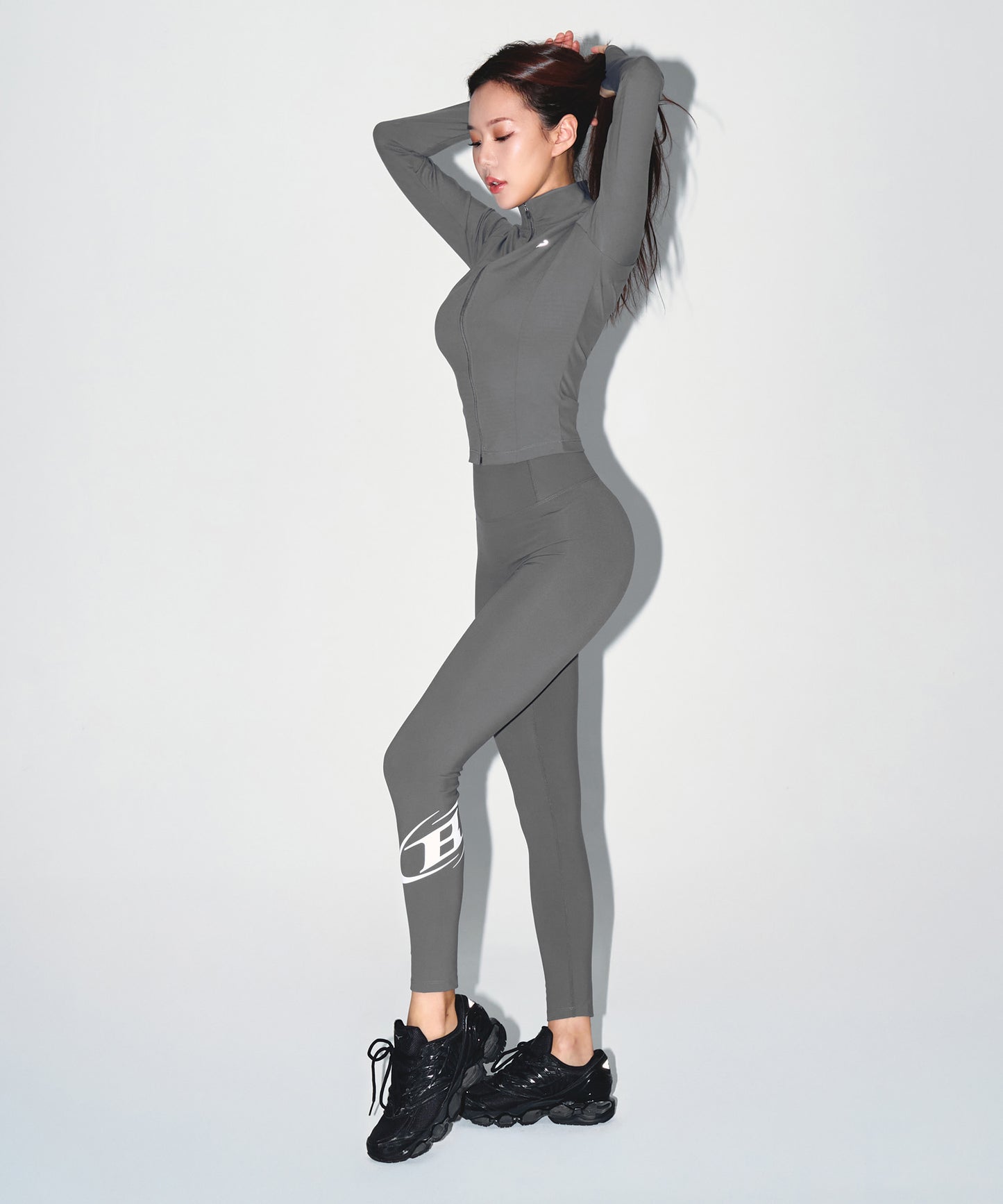 W SYMBOL B FLEECE LONG LEGGINGS [CHARCOAL]