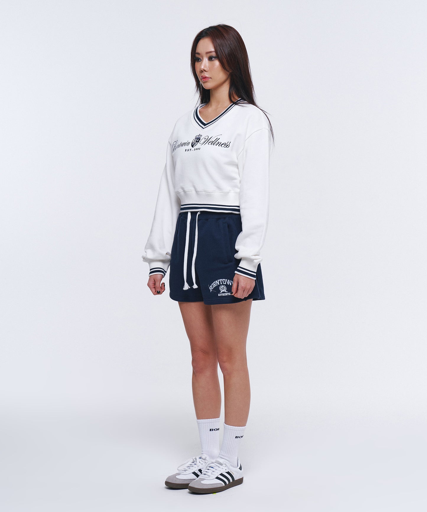 IN STOCK* W WELLNESS V-NECK CROP SWEATSHIRTS [IVORY]