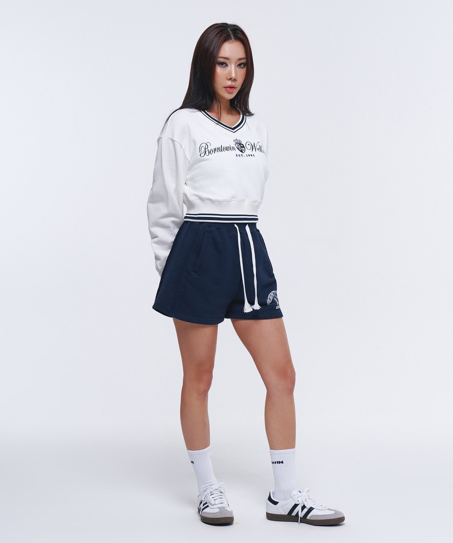 IN STOCK* W WELLNESS V-NECK CROP SWEATSHIRTS [IVORY]