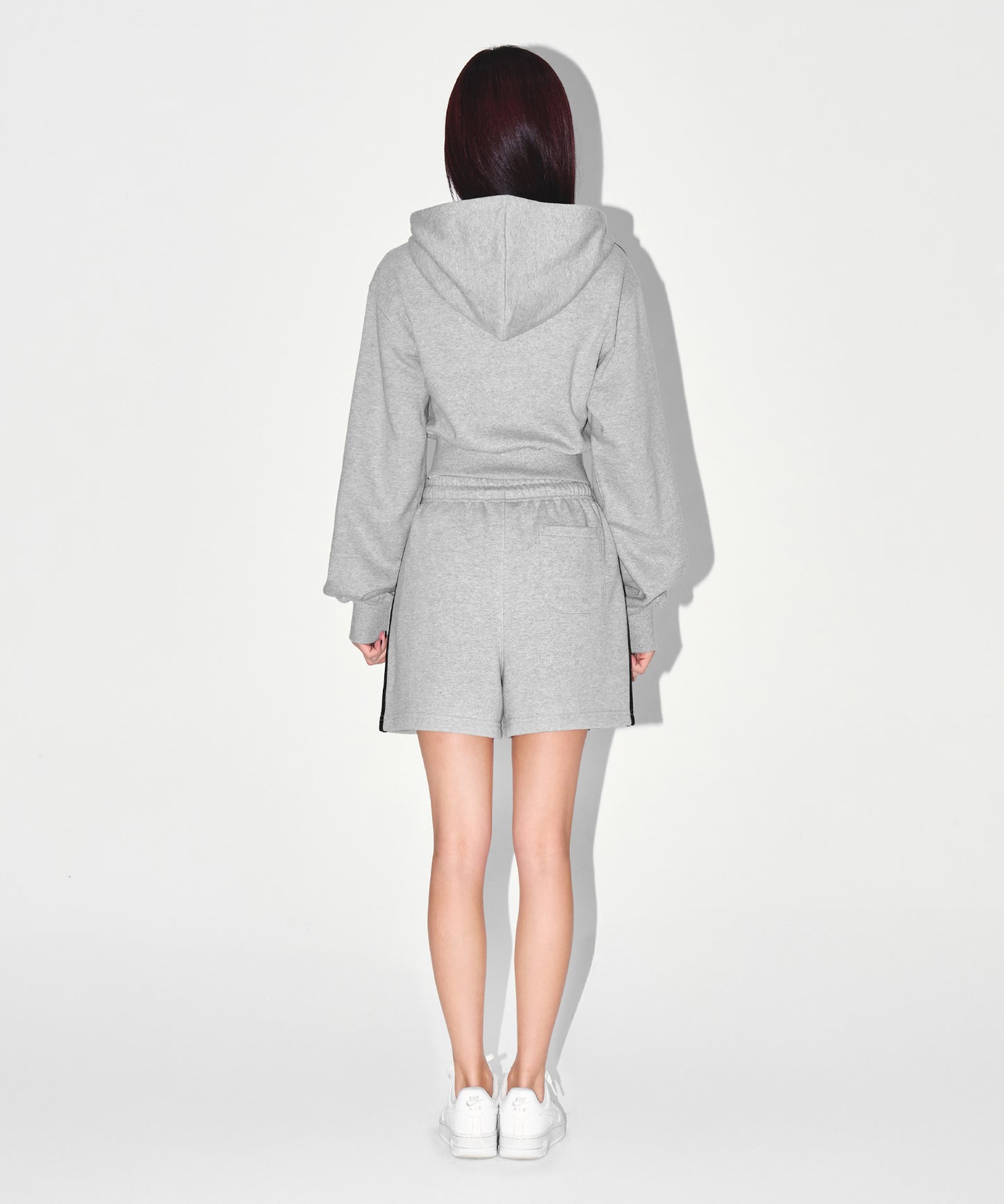 W CHROME B TRACK LINE CROP HOODIE ZIP-UP [MELANGE GREY]