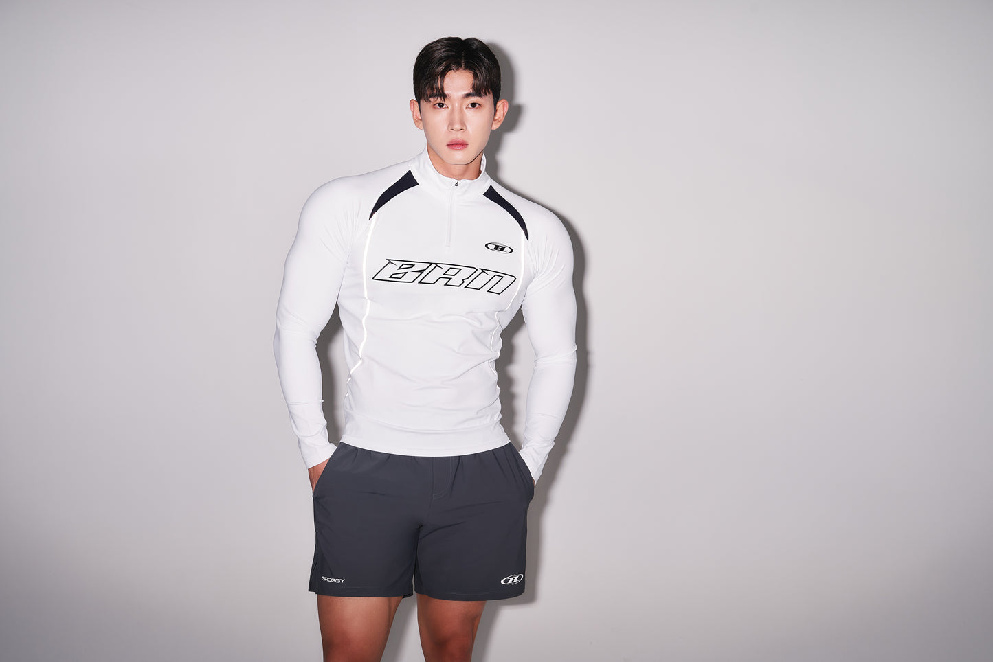 BRN SILVER LINE HALF ZIP UP LONG SLEEVE [WHITE]