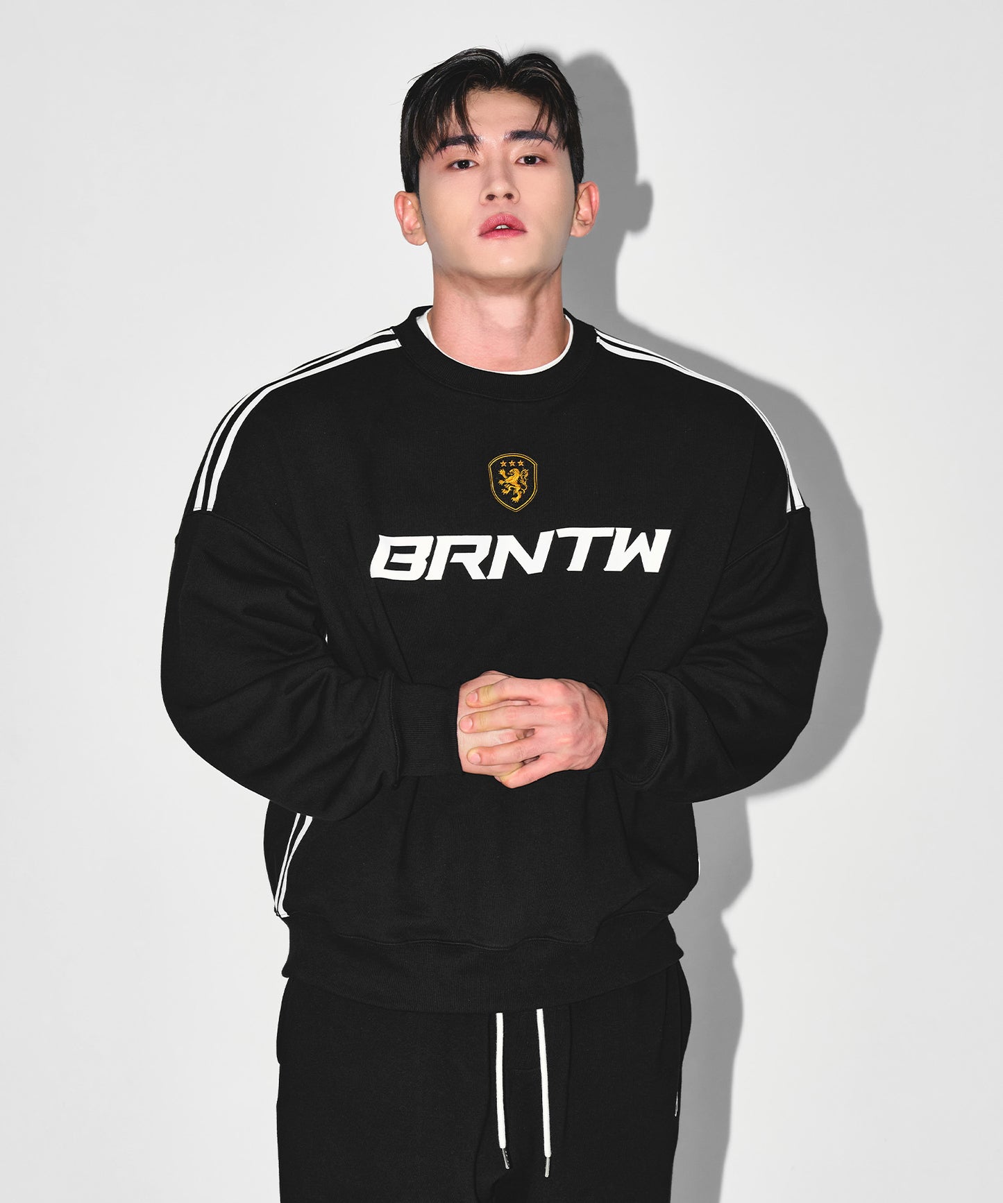 TRACK LINE EMBLEM SWEATSHIRTS [BLACK]
