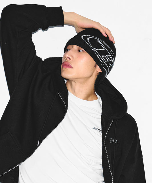 BIG SYMBOL LINE JACQUARD BEANIE [BLACK]