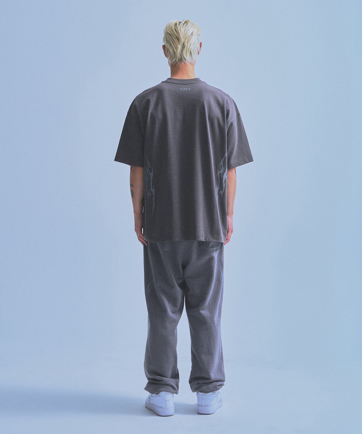 TRIBAL SEMI OVER FIT T-SHIRTS [CHARCOAL]
