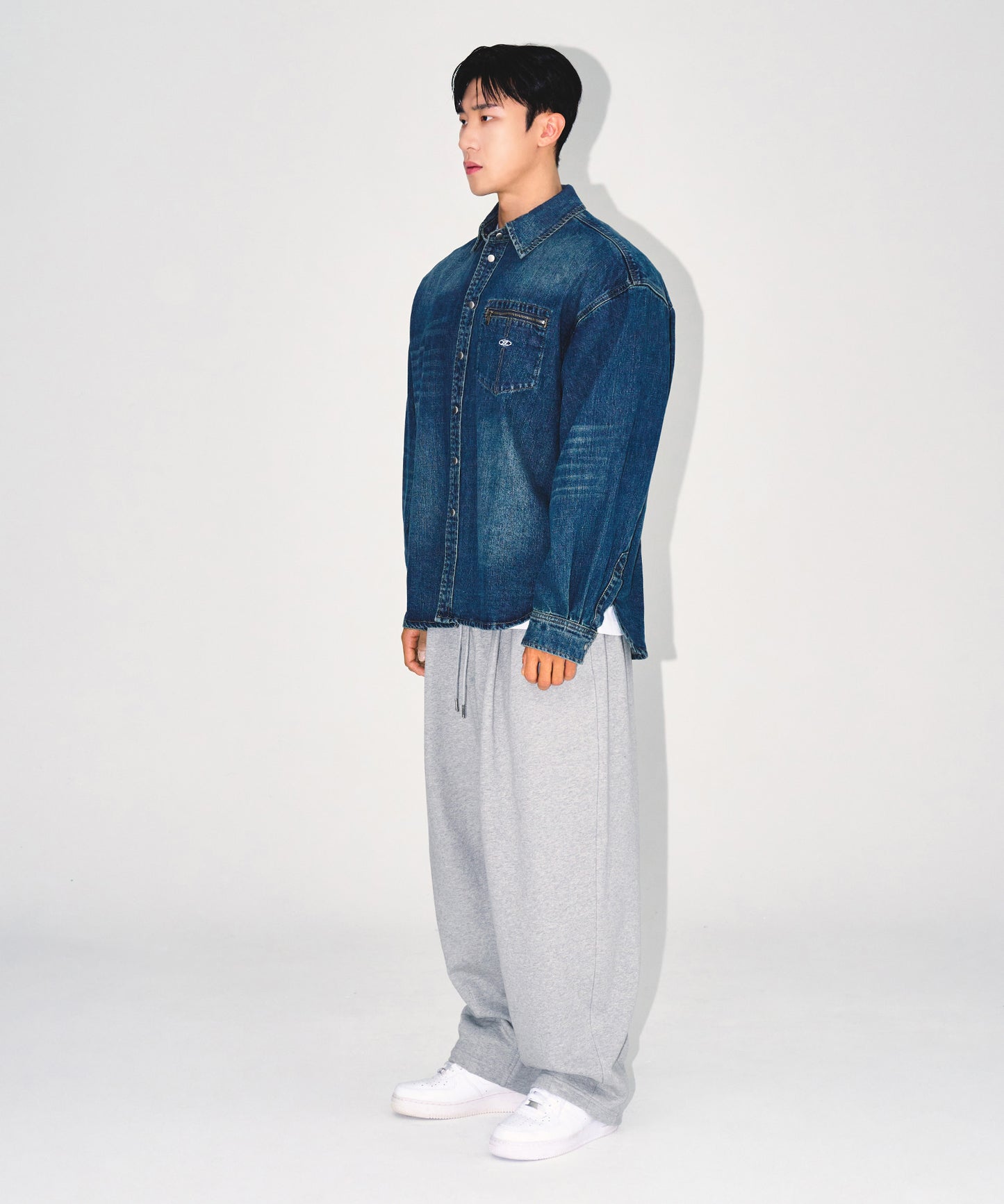 WASHED DENIM OVER FIT SHIRTS [MID DENIM]